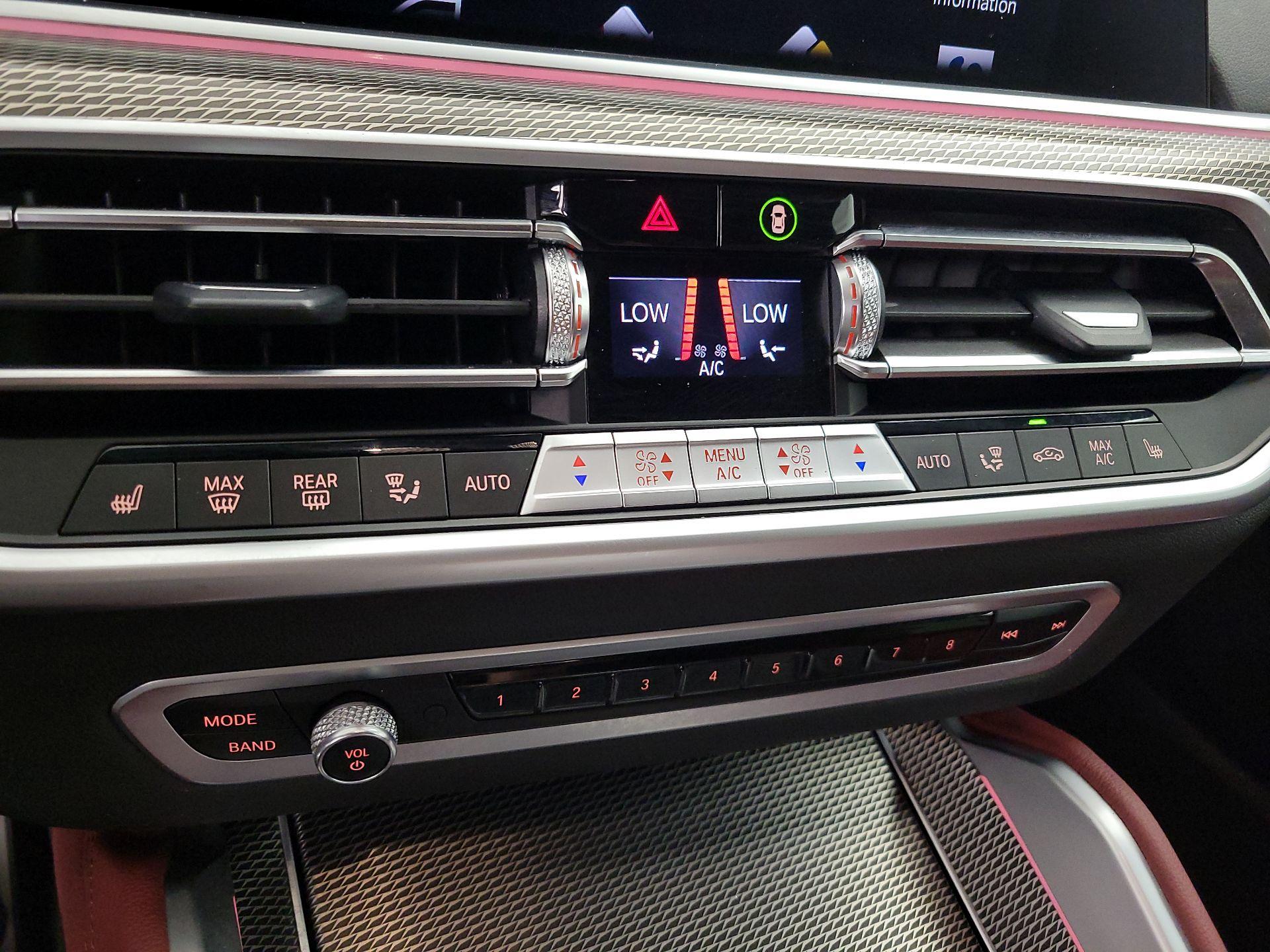 Thumbnail: 2022 BMW X6 - 17