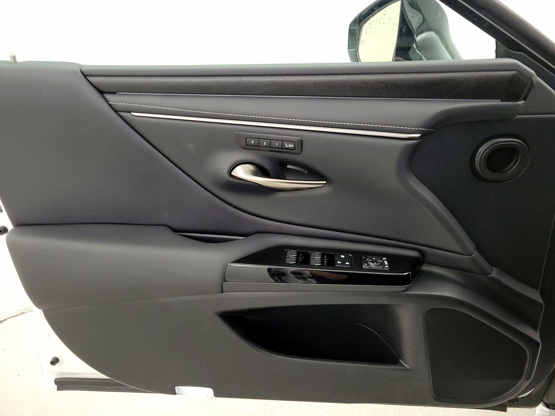 Thumbnail: 2024 Lexus ES - 12