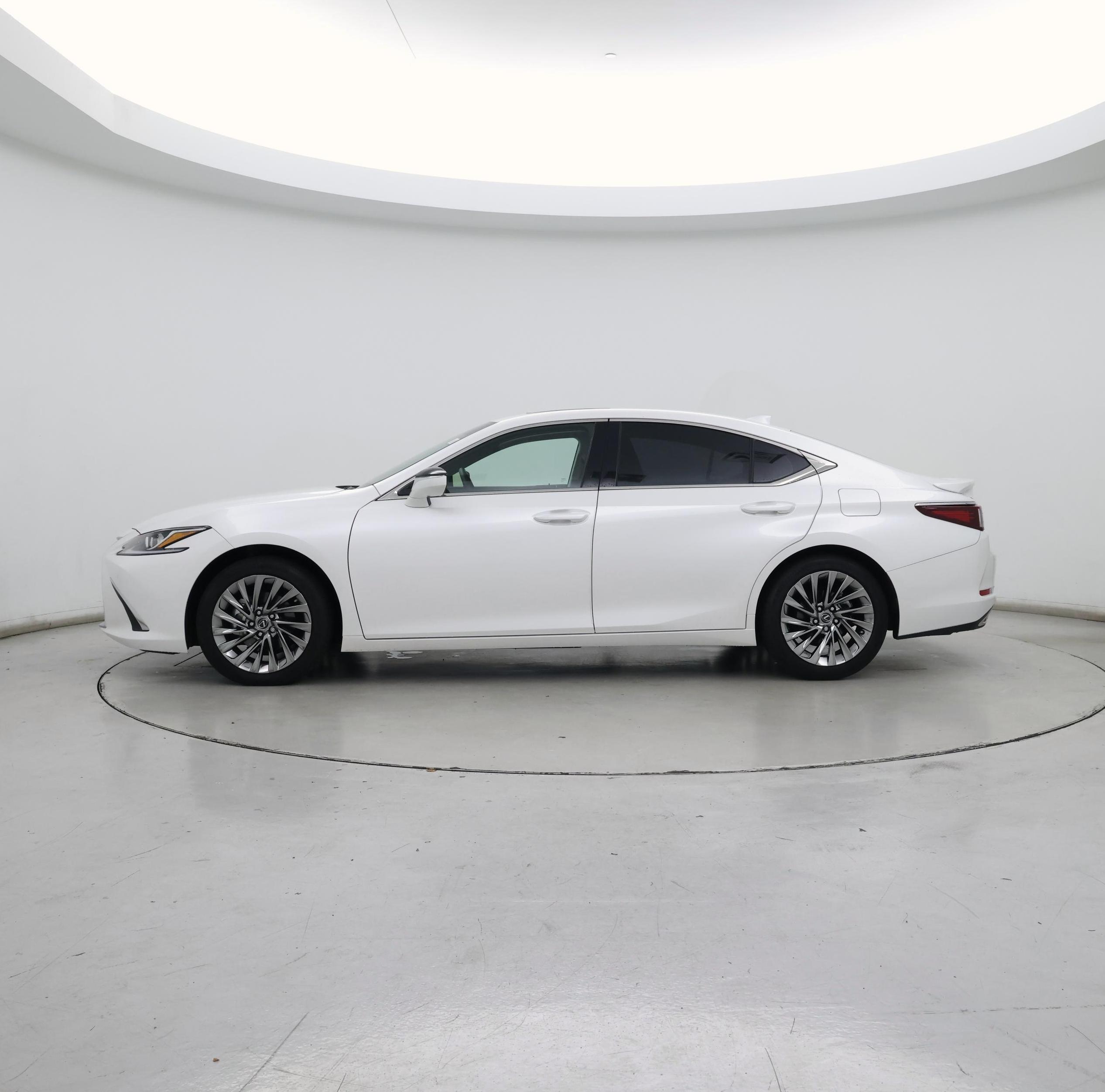 Thumbnail: 2024 Lexus ES - 3