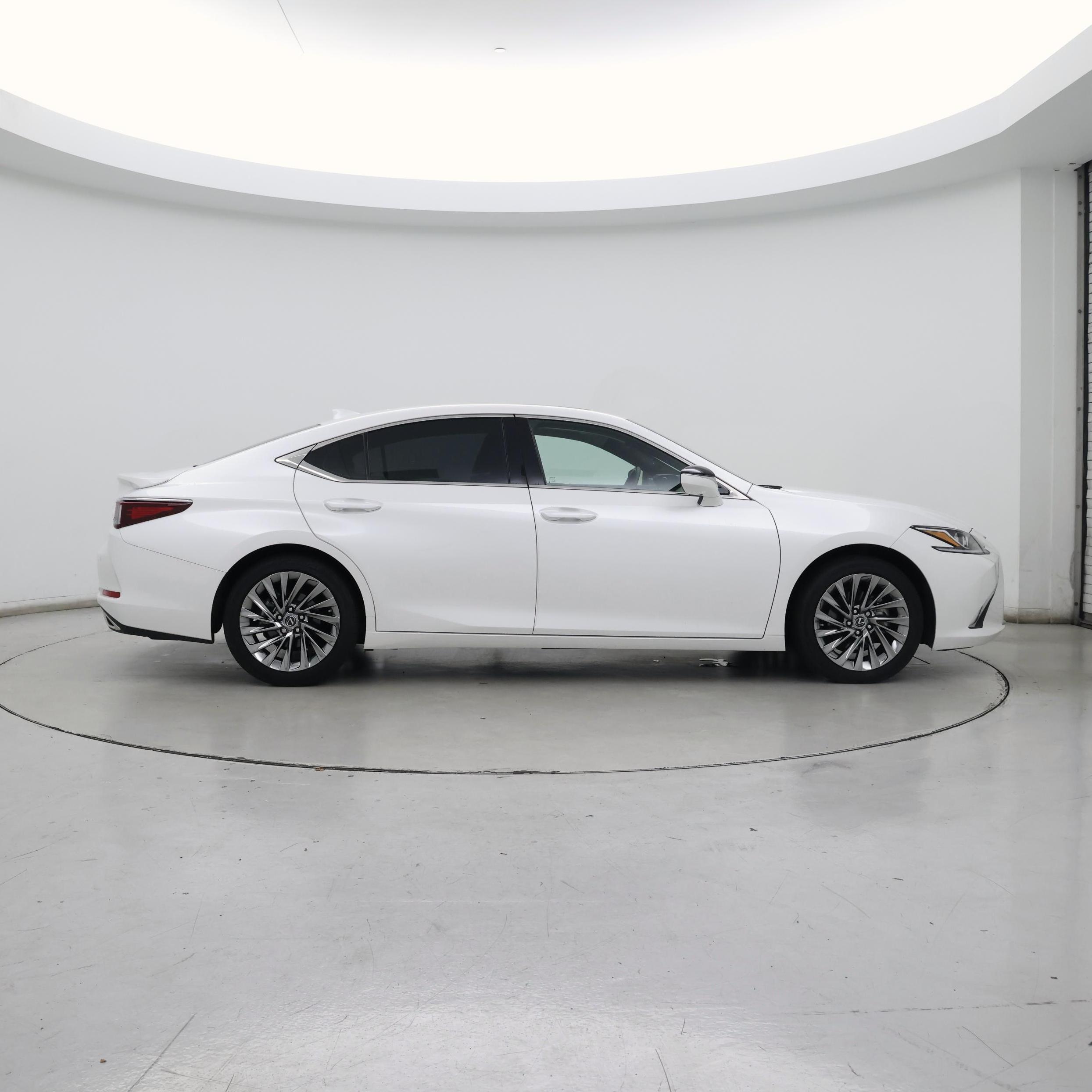 Thumbnail: 2024 Lexus ES - 7