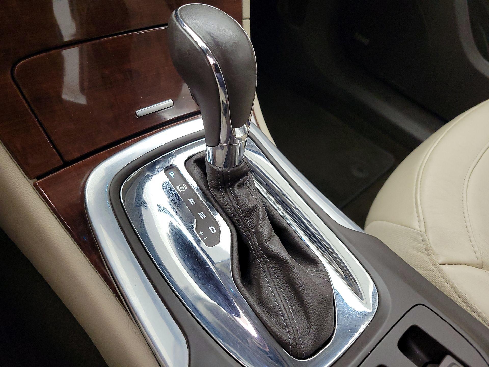 Thumbnail: 2017 Buick Regal - 17