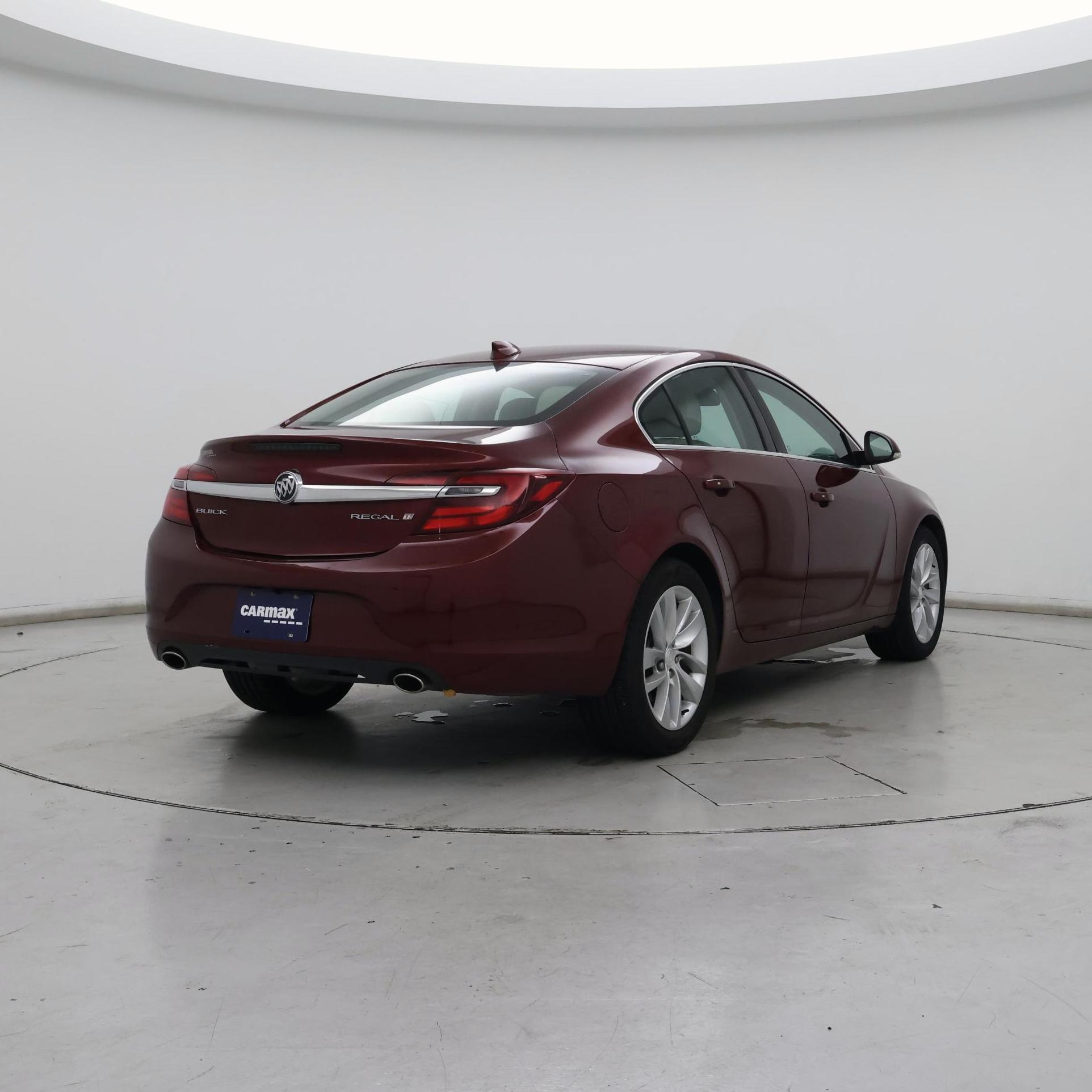 Thumbnail: 2017 Buick Regal - 8