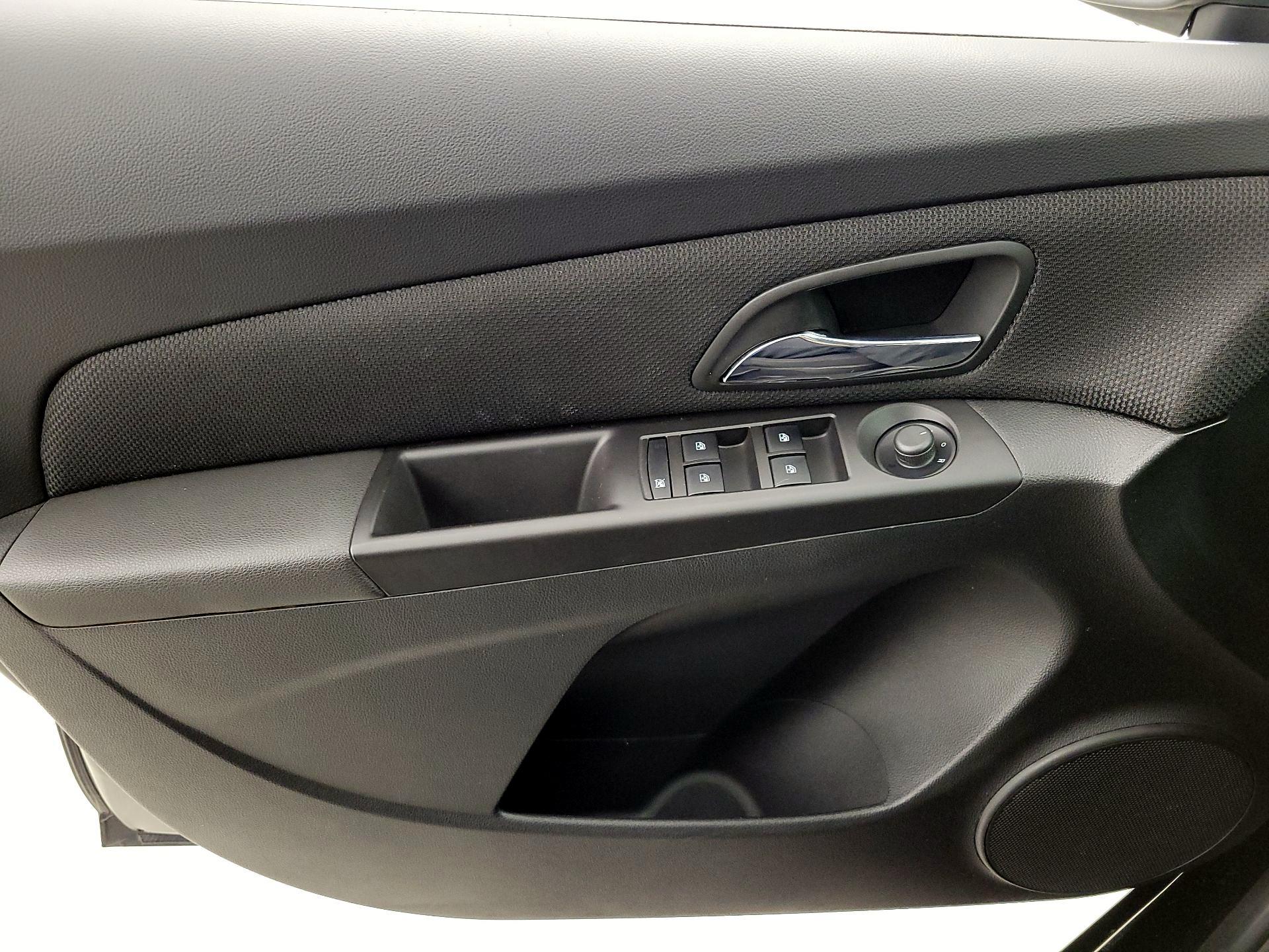 Thumbnail: 2014 Chevrolet Cruze - 12