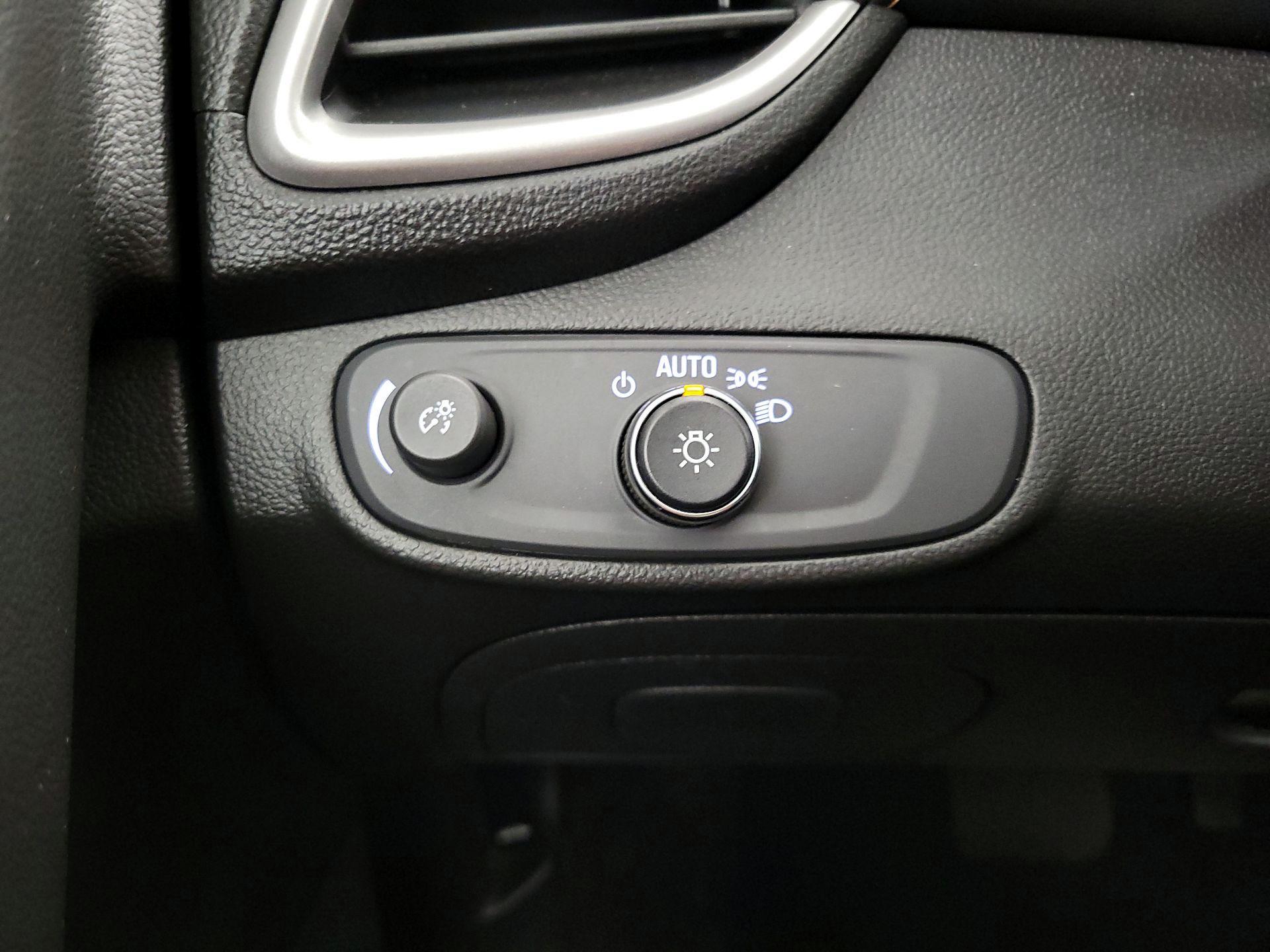Thumbnail: 2021 Chevrolet Trax - 13