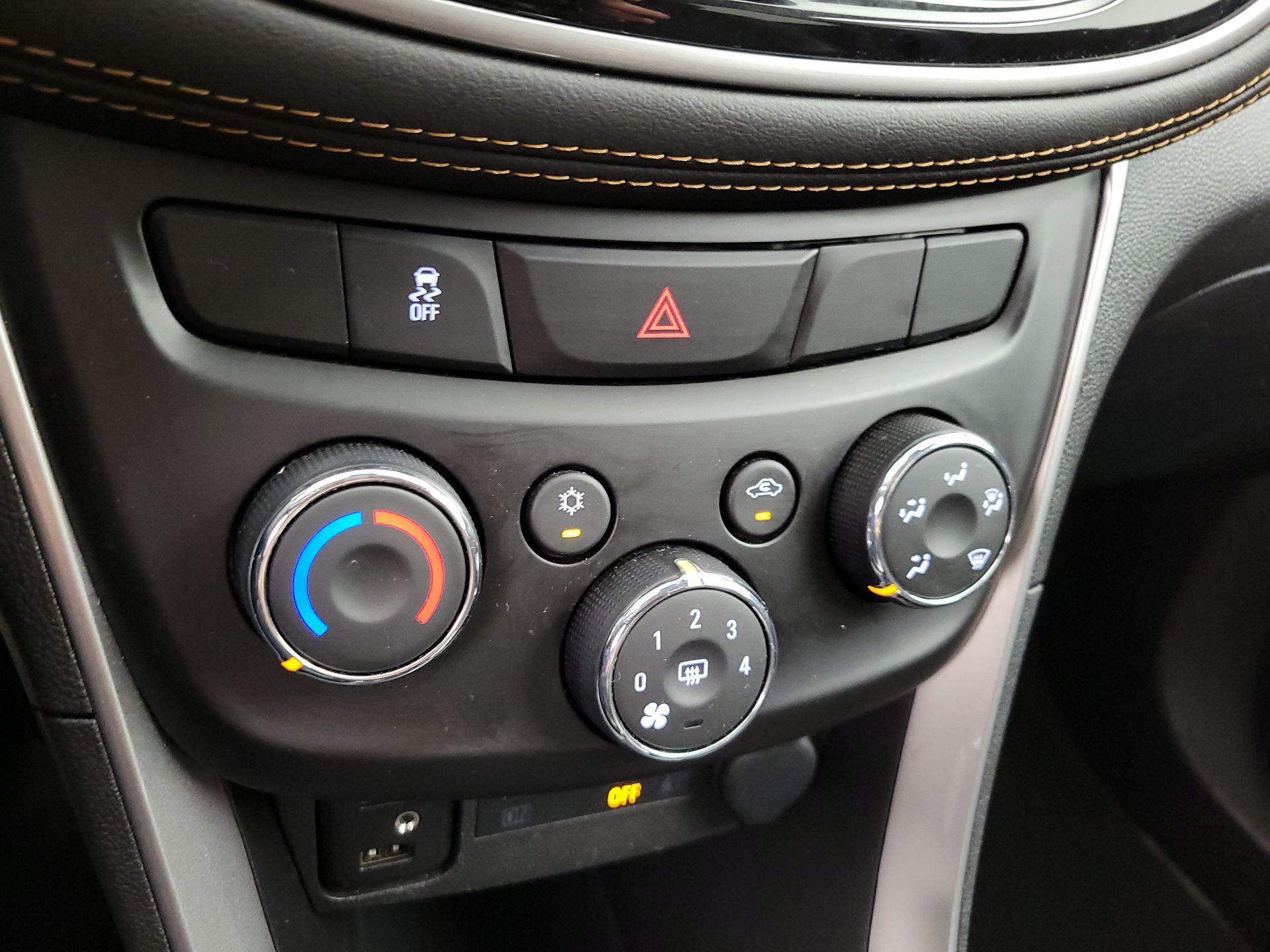 Thumbnail: 2021 Chevrolet Trax - 16