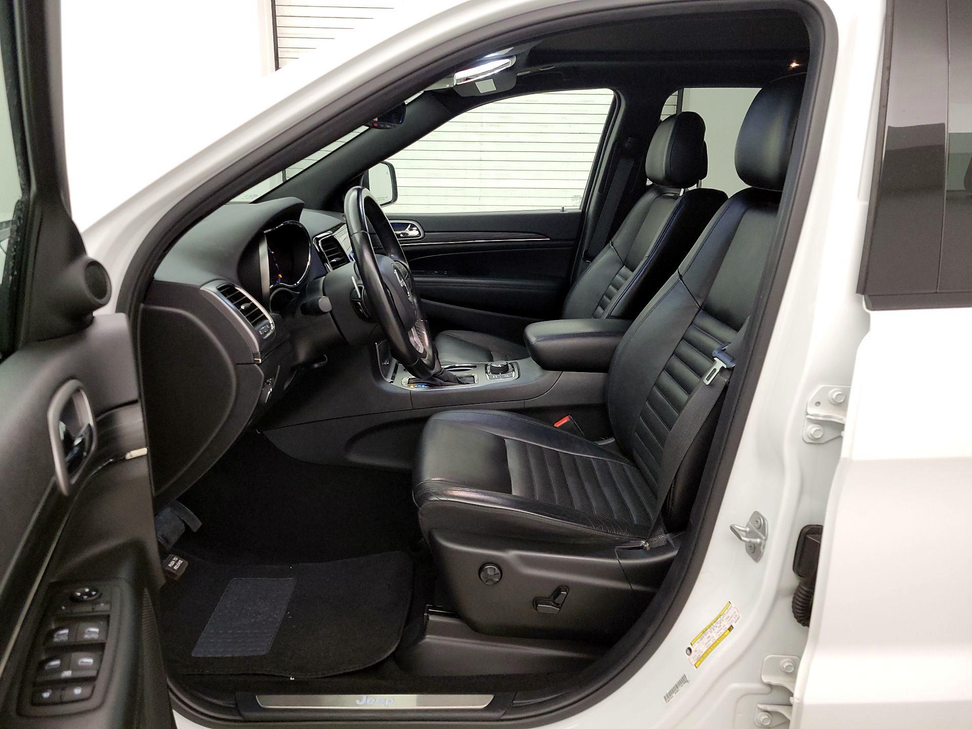 Thumbnail: 2019 Jeep Grand Cherokee - 11