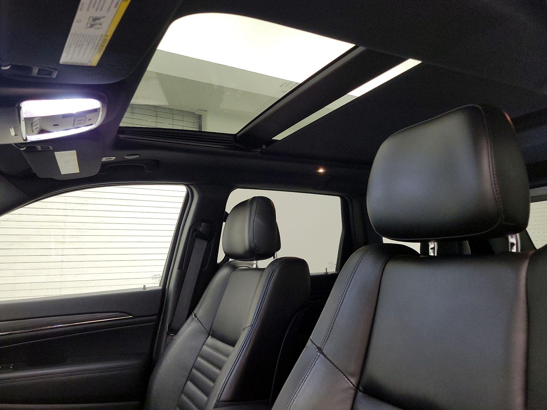 Thumbnail: 2019 Jeep Grand Cherokee - 20