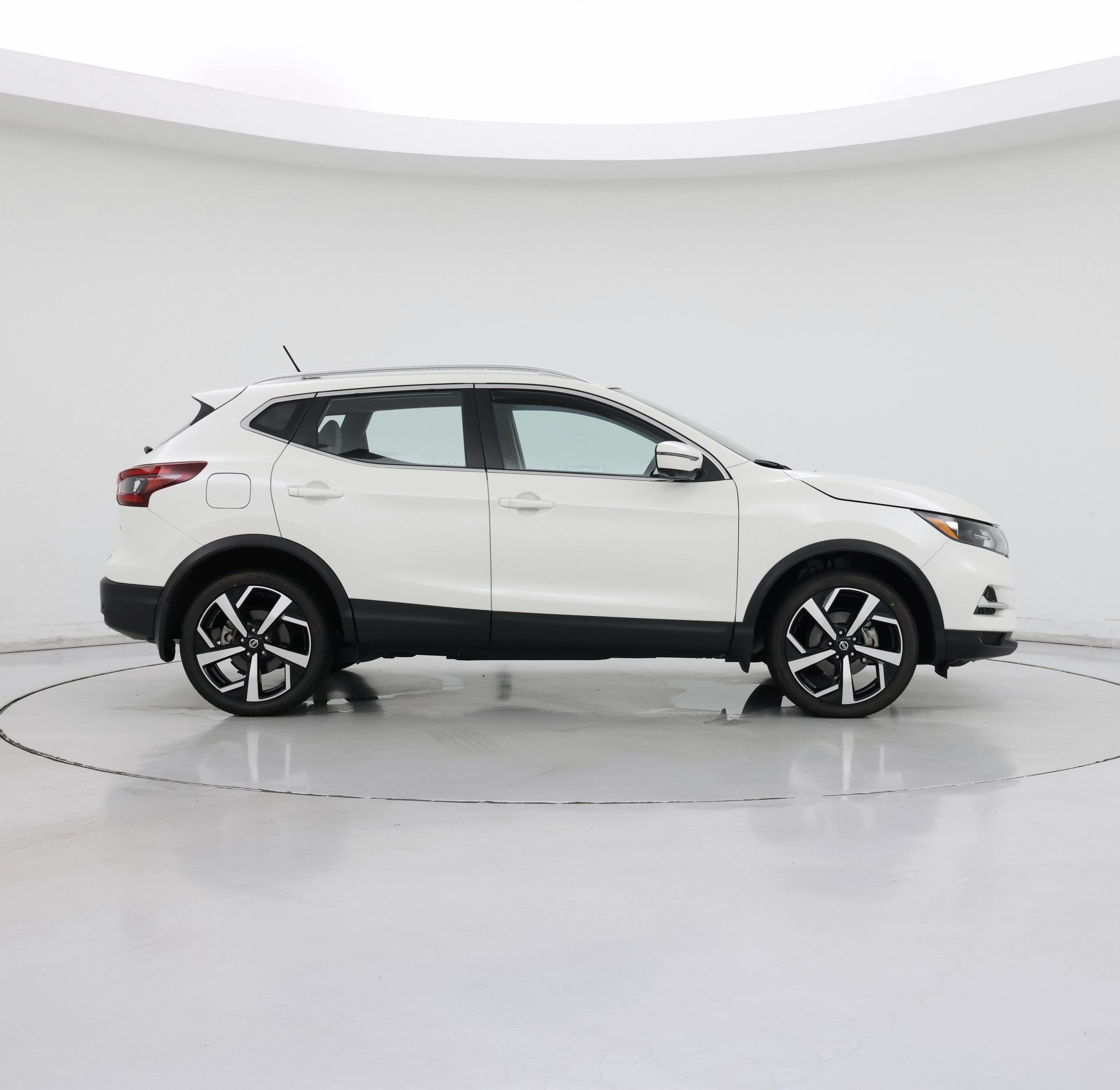 Thumbnail: 2022 Nissan Rogue Sport - 7
