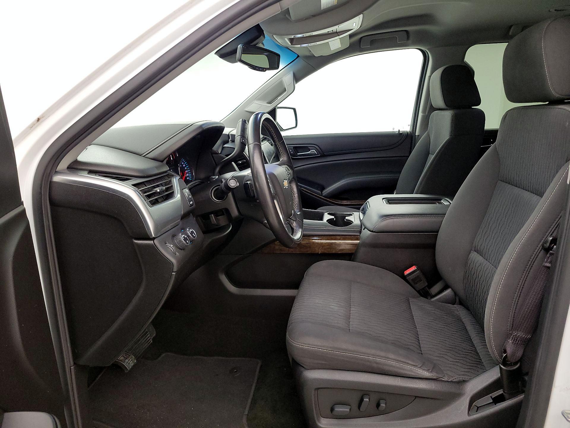 Thumbnail: 2017 Chevrolet Tahoe - 11