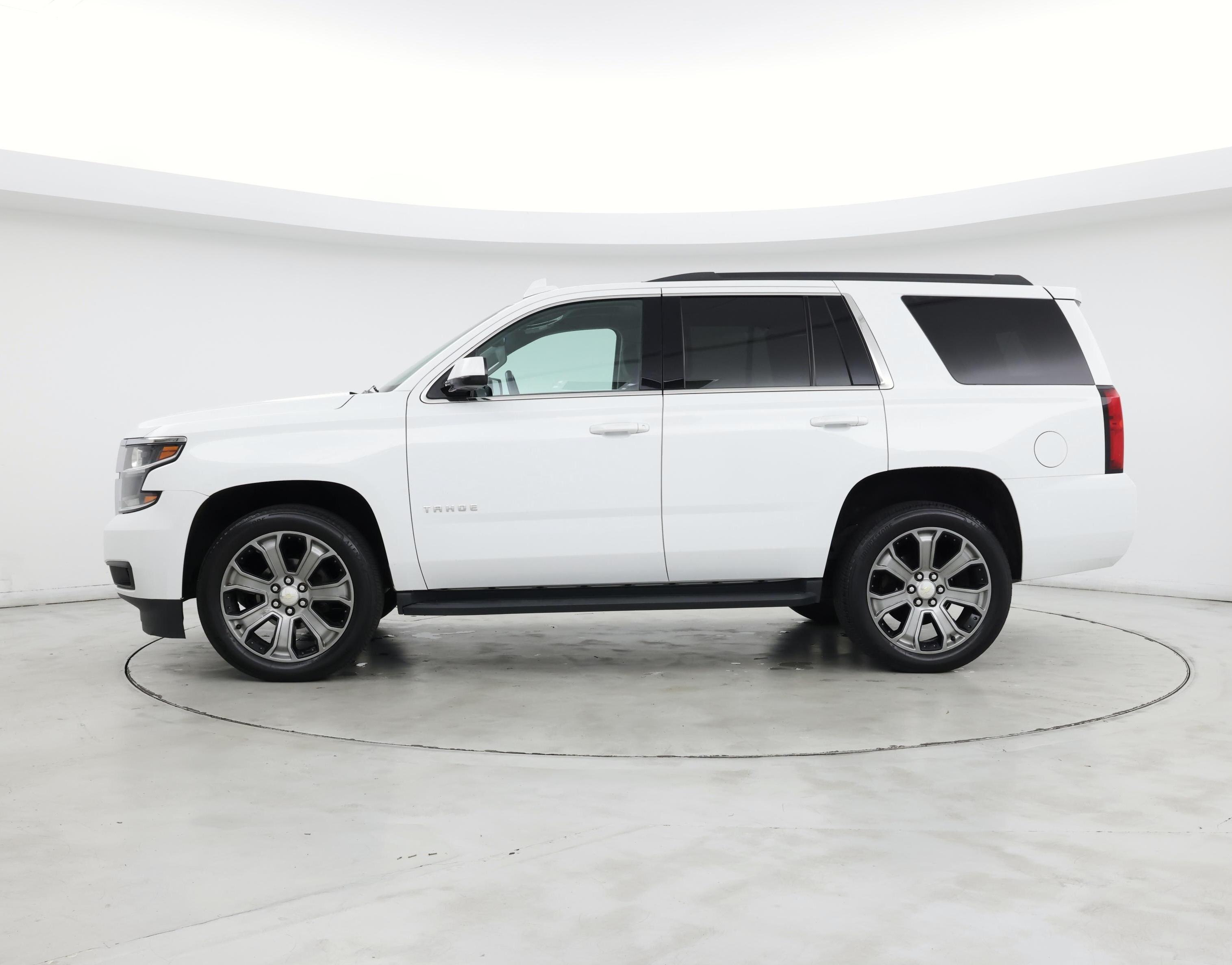 Thumbnail: 2017 Chevrolet Tahoe - 3