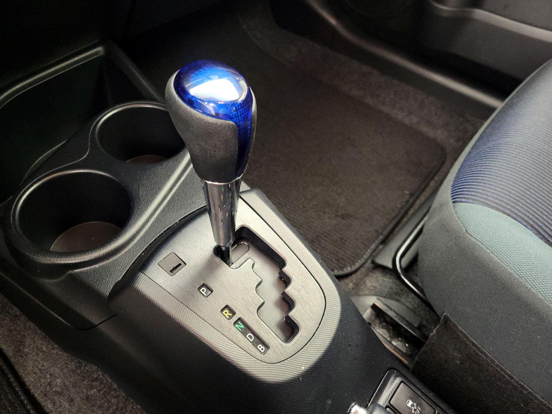Thumbnail: 2016 Toyota Prius c - 16