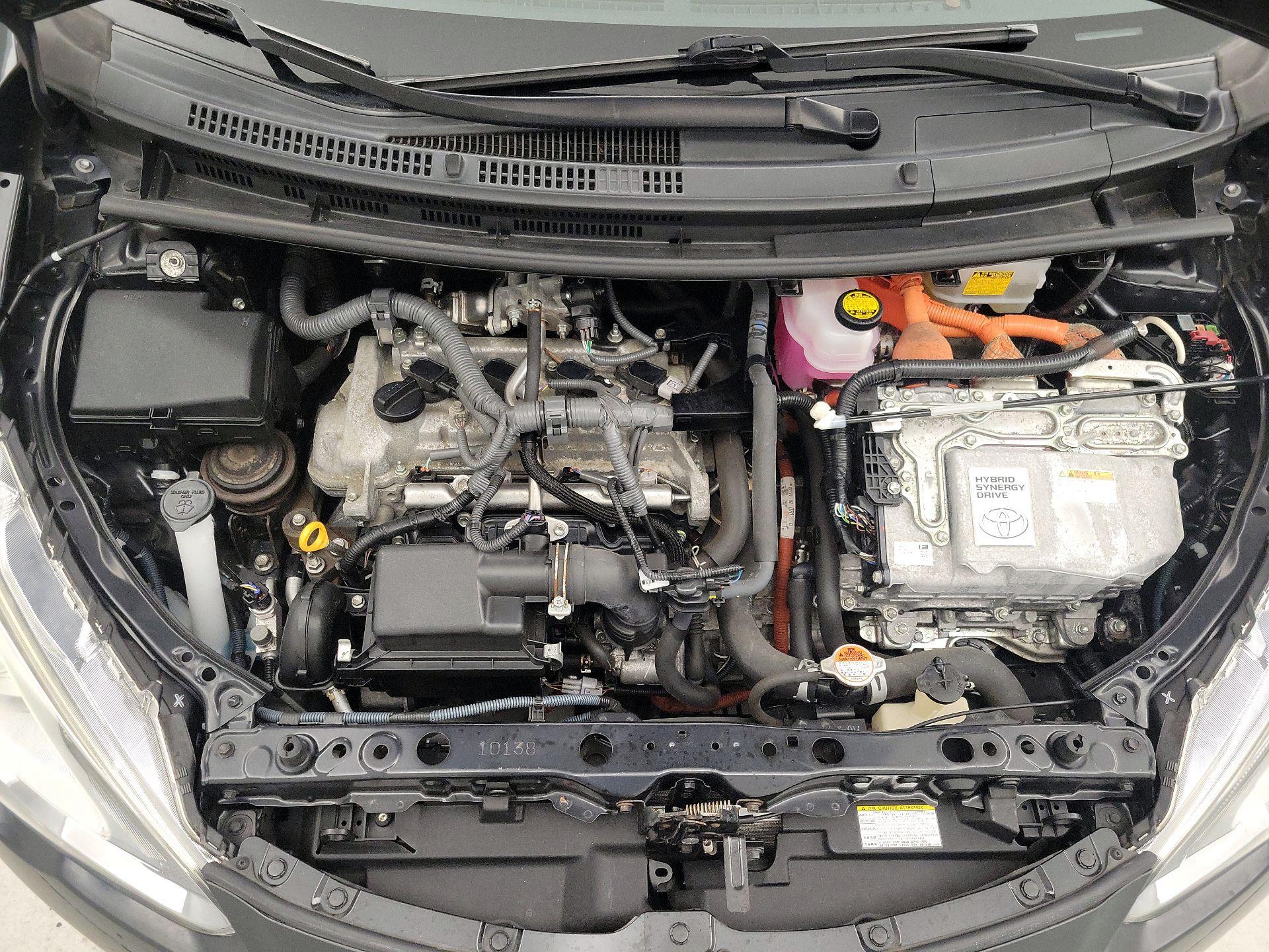 Thumbnail: 2016 Toyota Prius c - 20