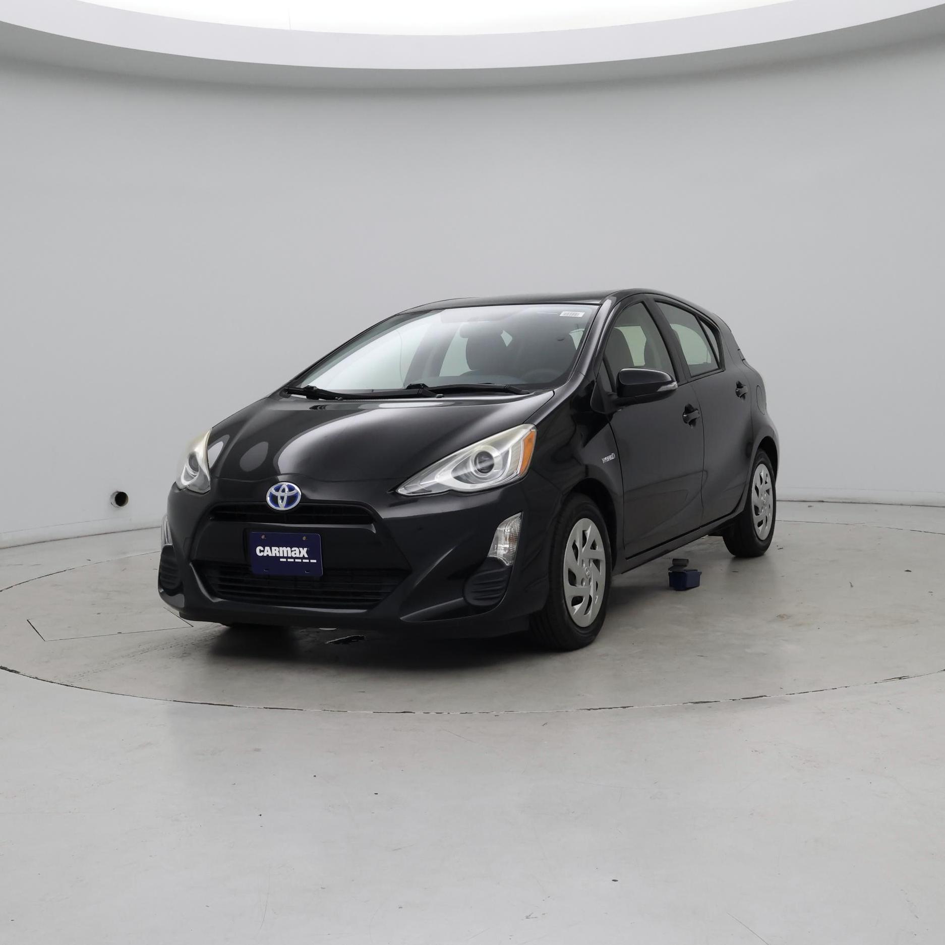 Thumbnail: 2016 Toyota Prius c - 4