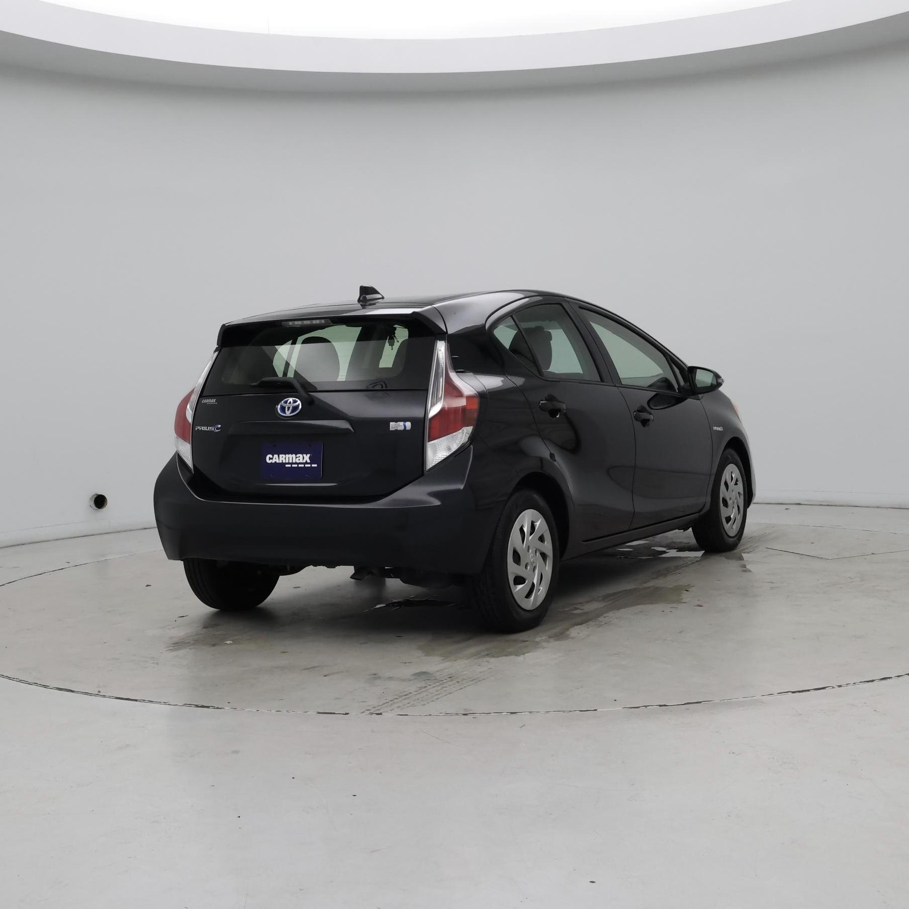 Thumbnail: 2016 Toyota Prius c - 8