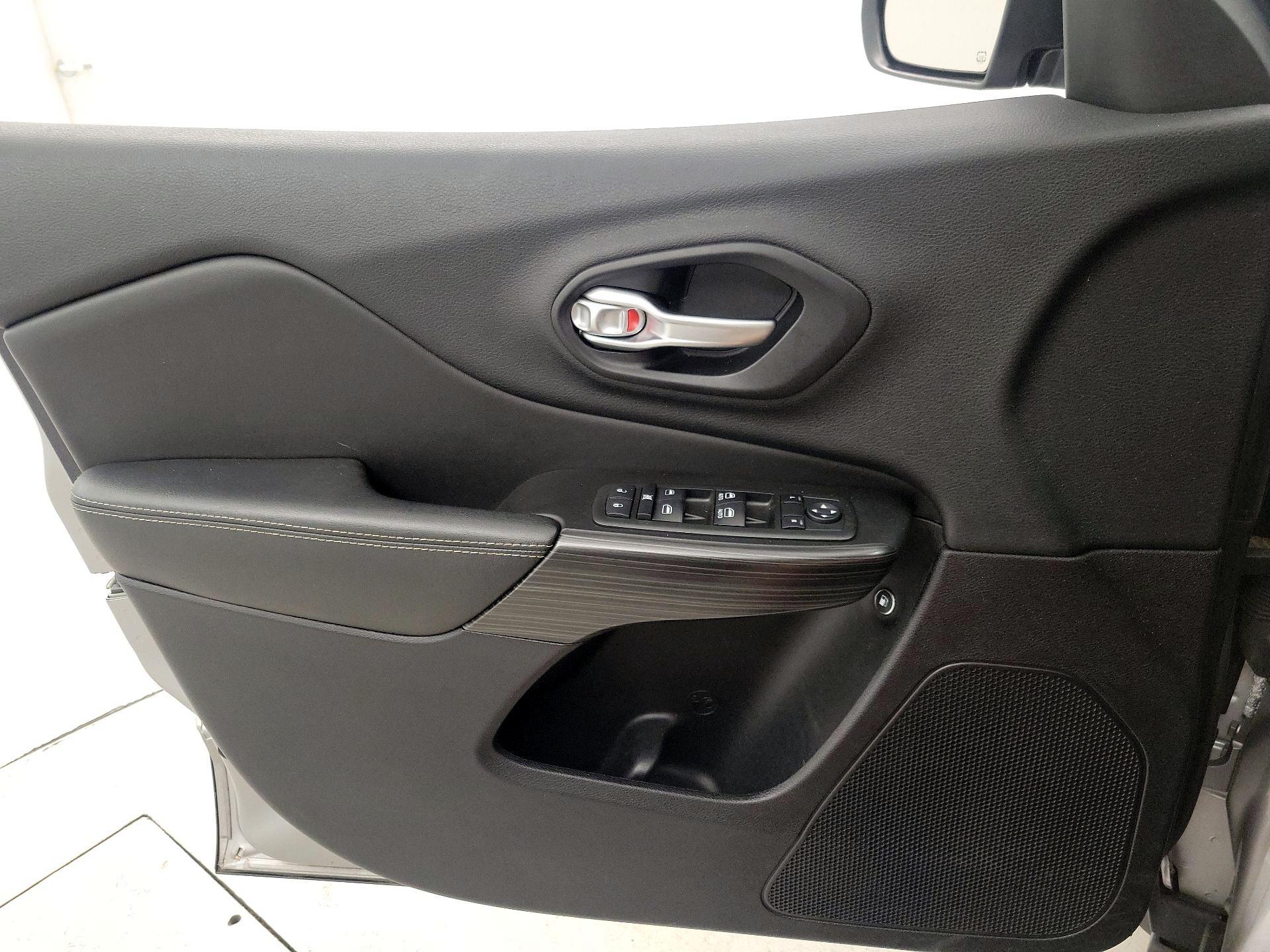 Thumbnail: 2014 Jeep Cherokee - 12