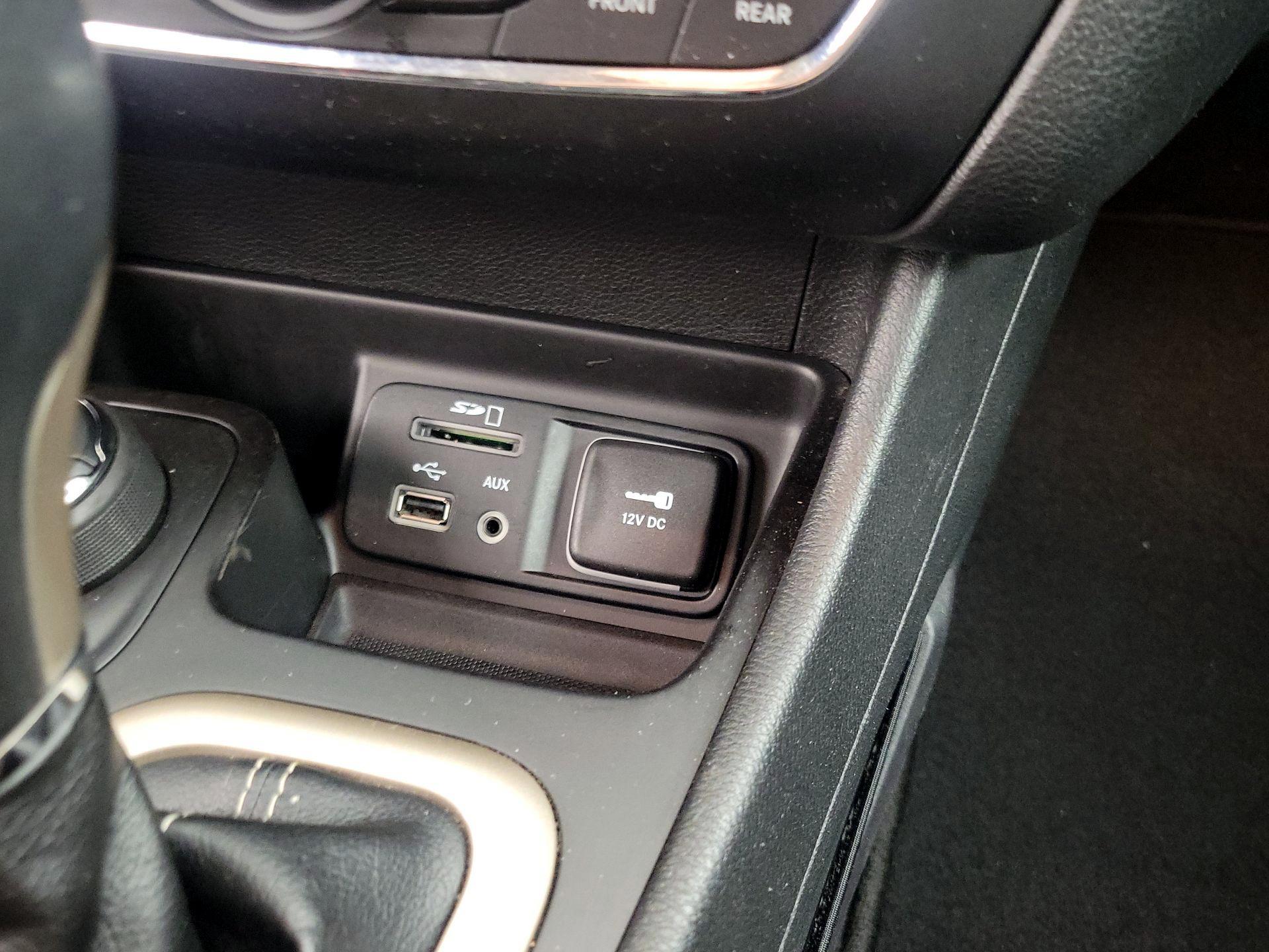 Thumbnail: 2014 Jeep Cherokee - 18