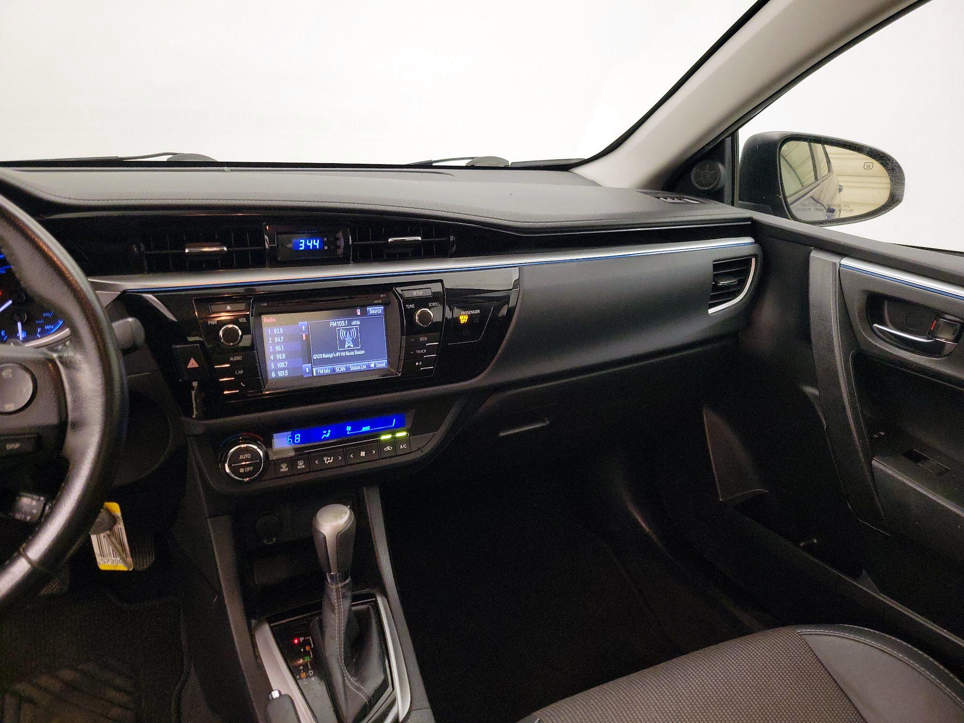 Thumbnail: 2015 Toyota Corolla - 9