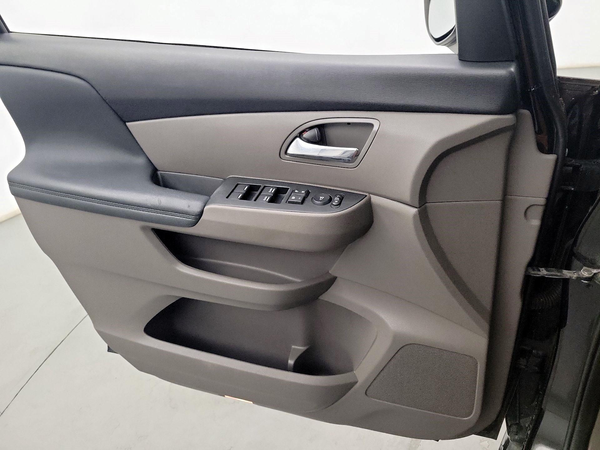Thumbnail: 2015 Honda Odyssey - 10