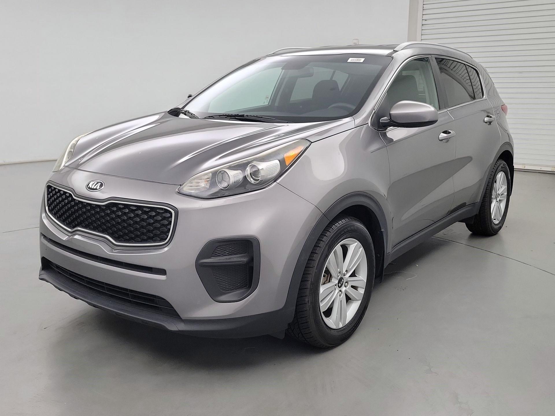 Thumbnail: 2017 Kia Sportage - 3