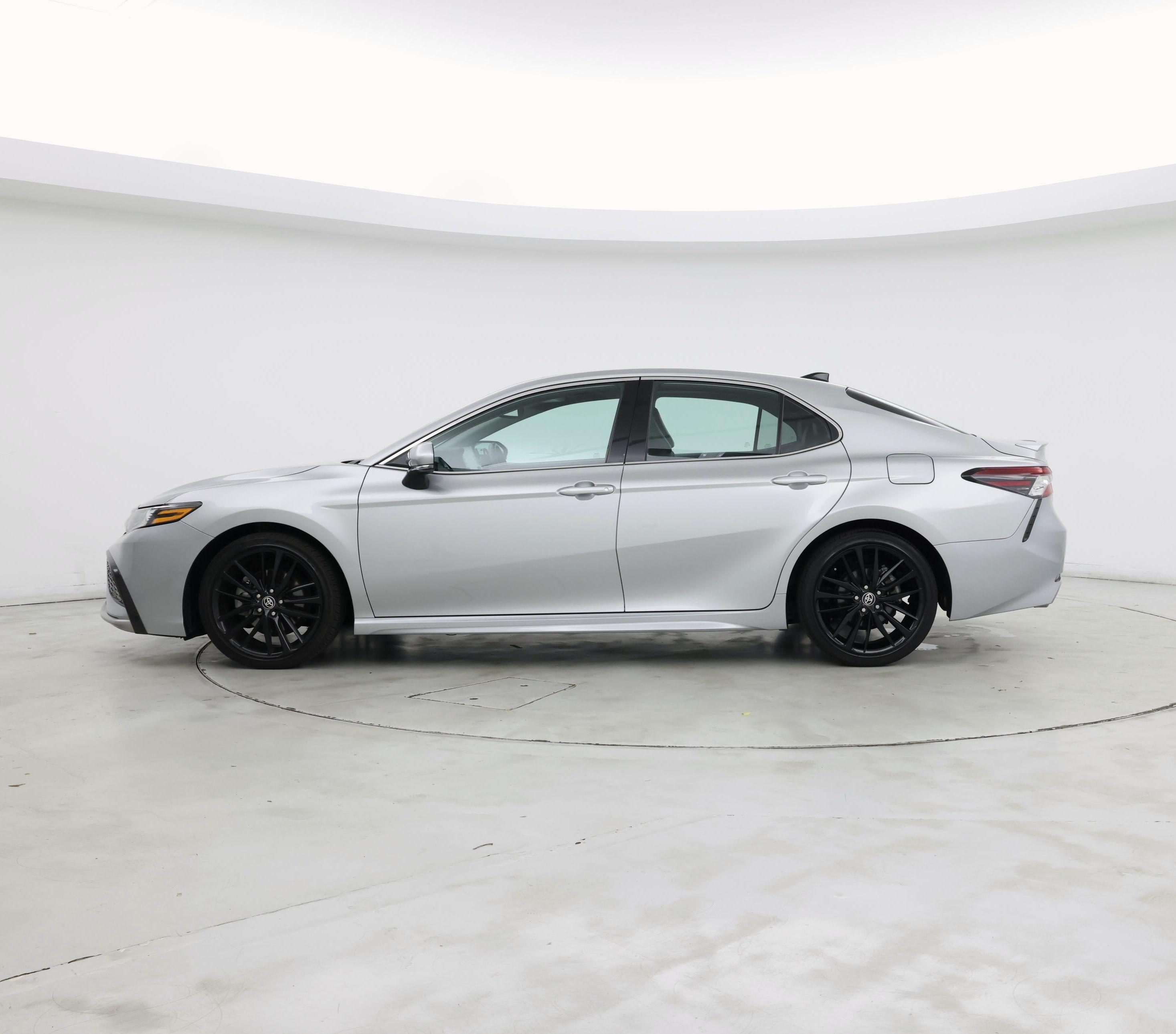 Thumbnail: 2022 Toyota Camry - 3