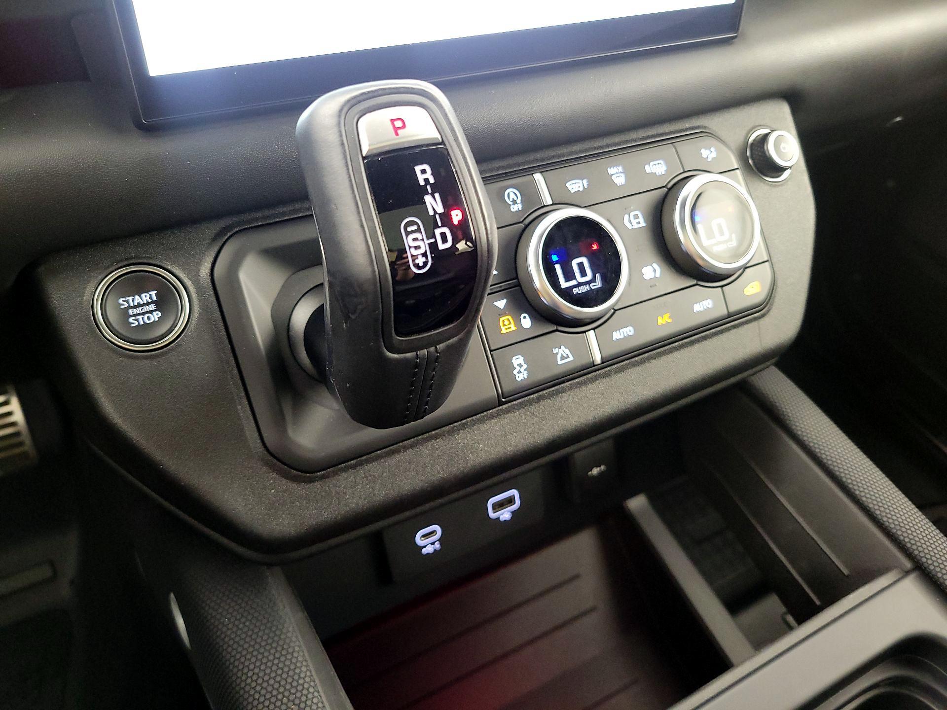 Thumbnail: 2024 Land Rover Defender - 18