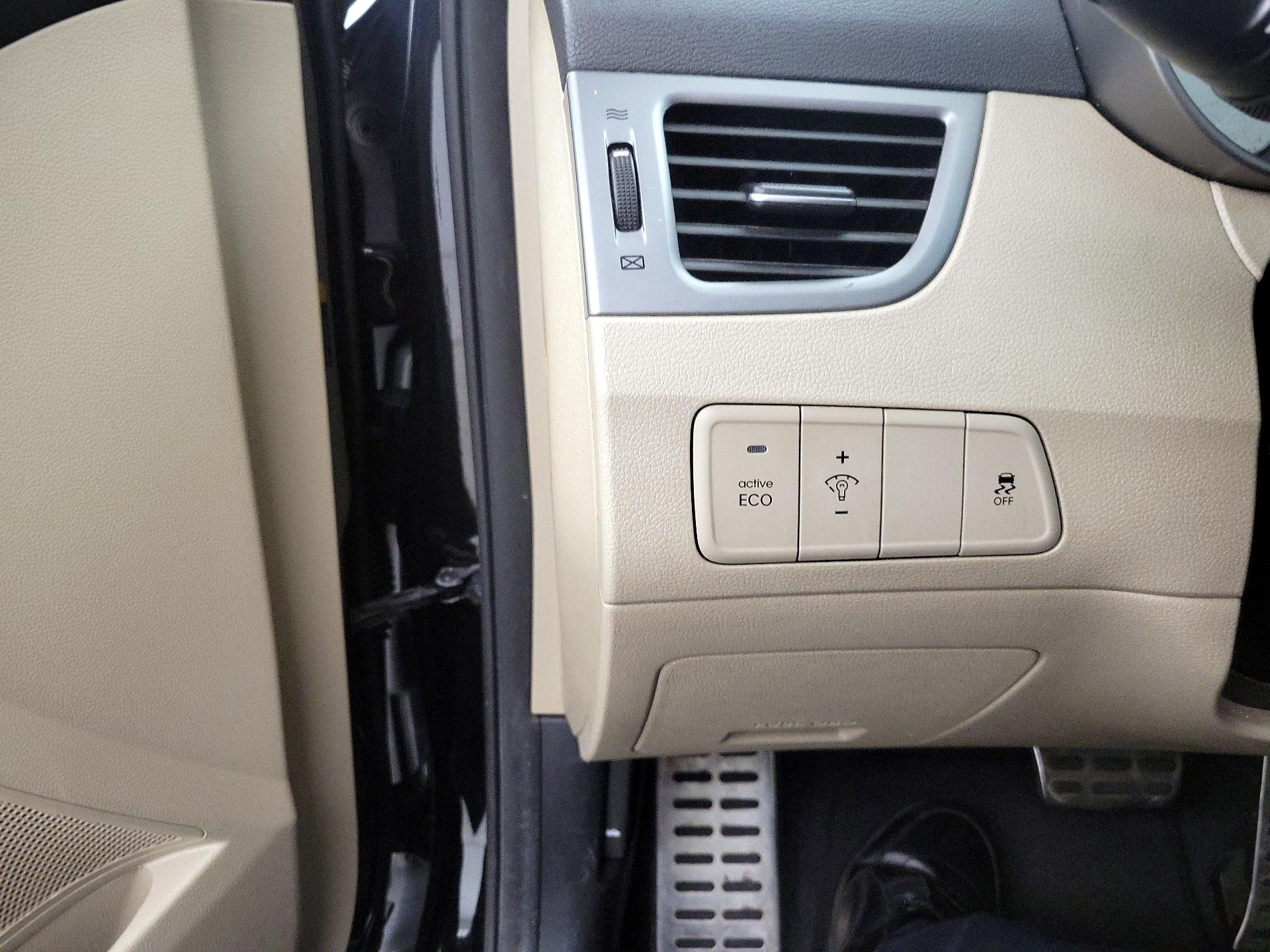 Thumbnail: 2014 Hyundai Elantra - 13