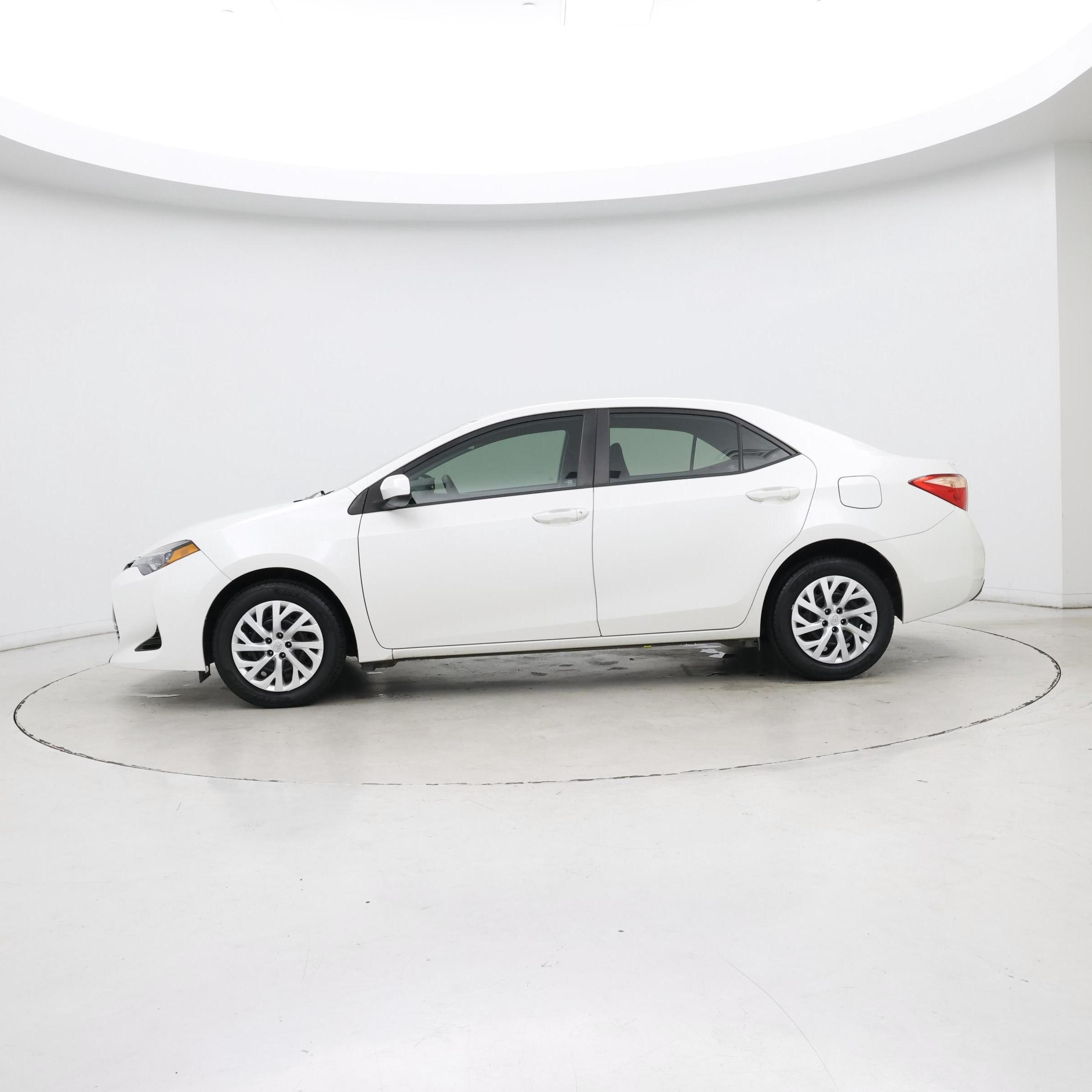 Thumbnail: 2017 Toyota Corolla - 3