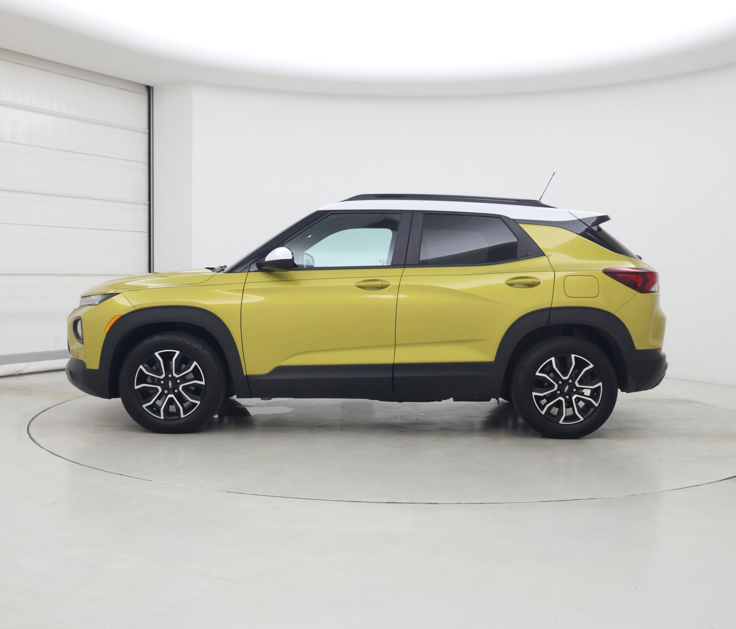 Thumbnail: 2023 Chevrolet TrailBlazer - 3