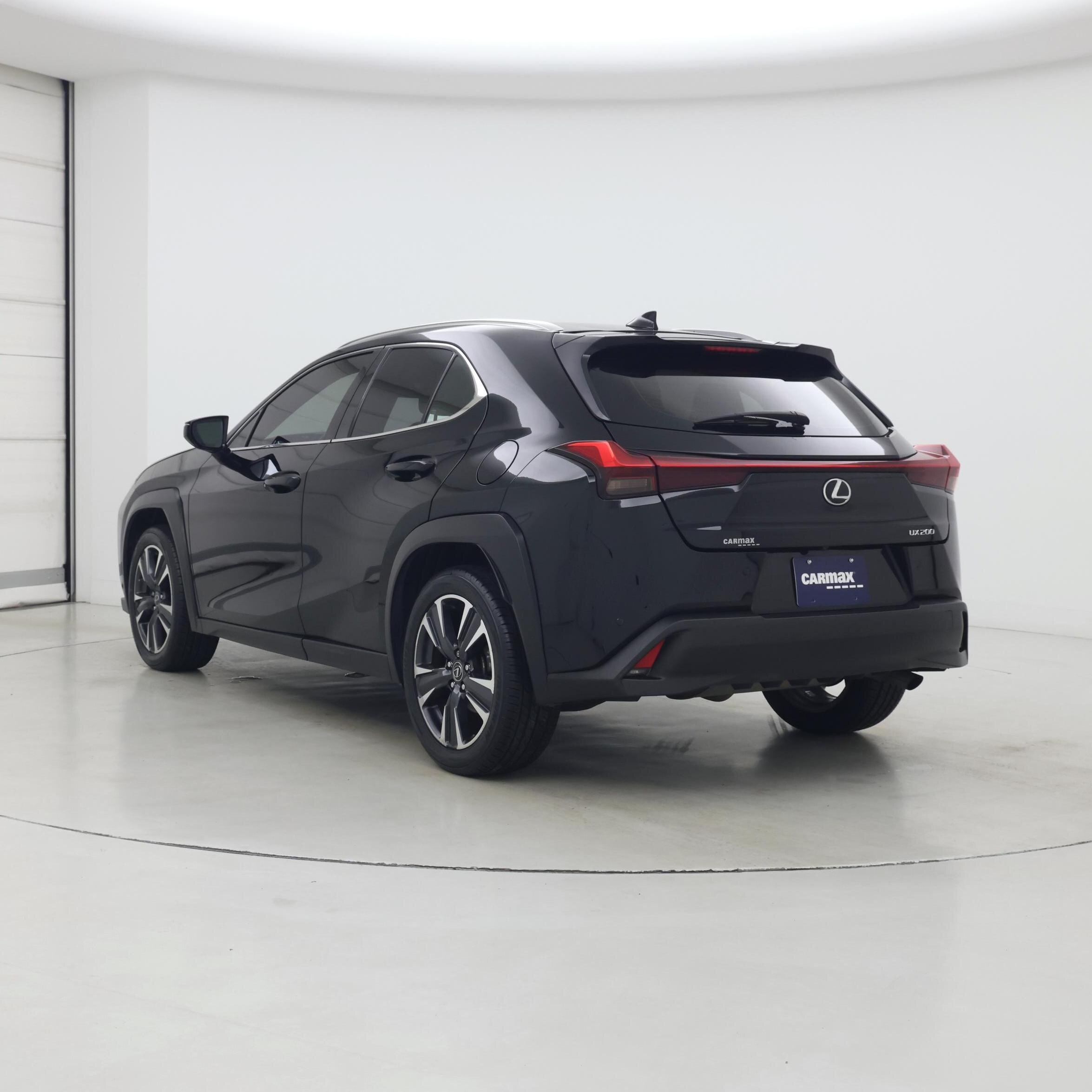 Thumbnail: 2021 Lexus UX - 2