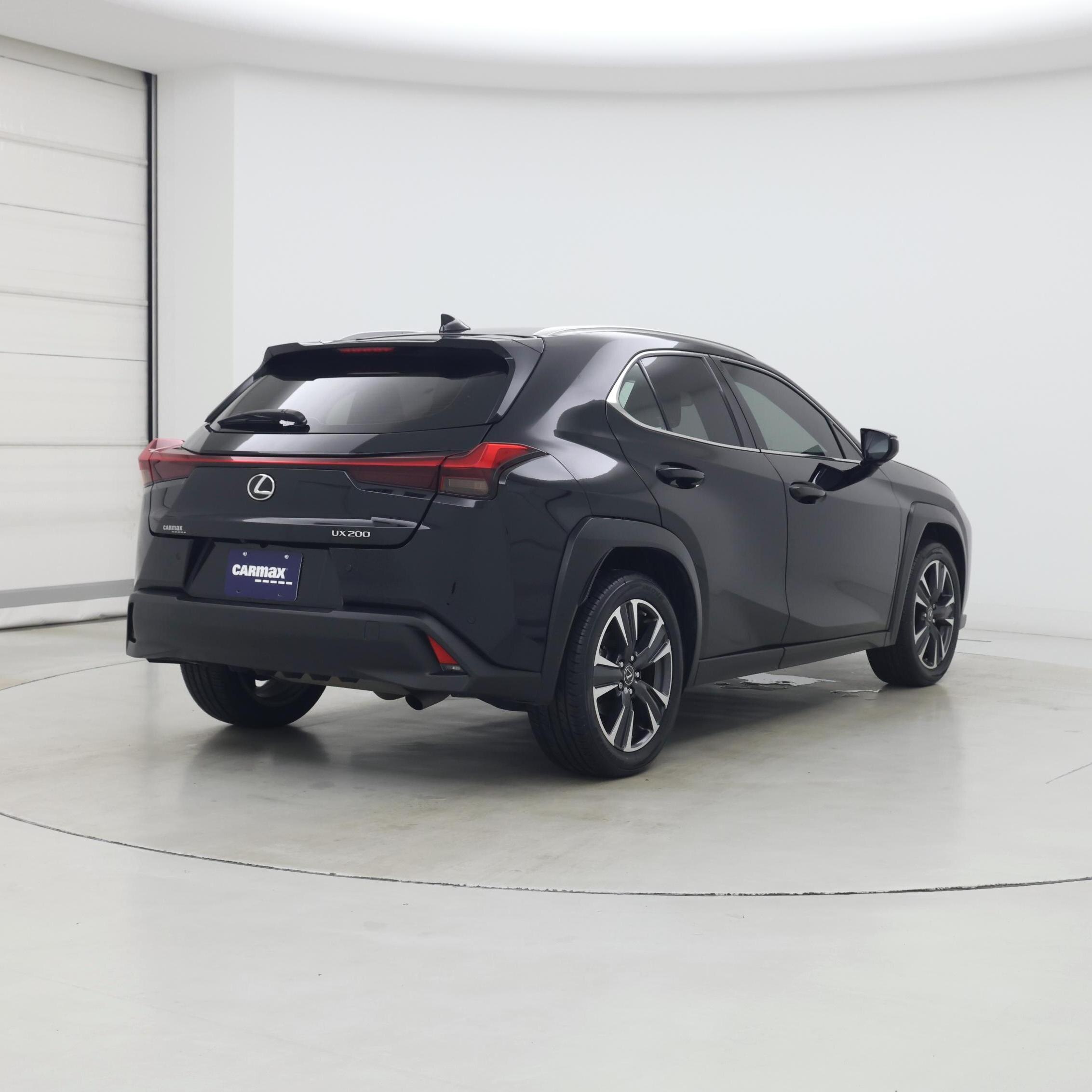 Thumbnail: 2021 Lexus UX - 8