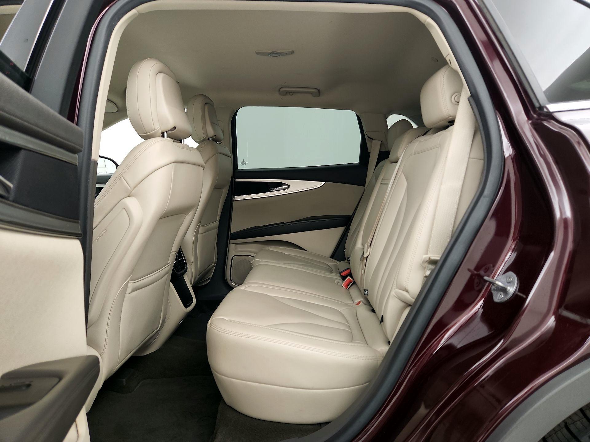 Thumbnail: 2020 Lincoln Nautilus - 19
