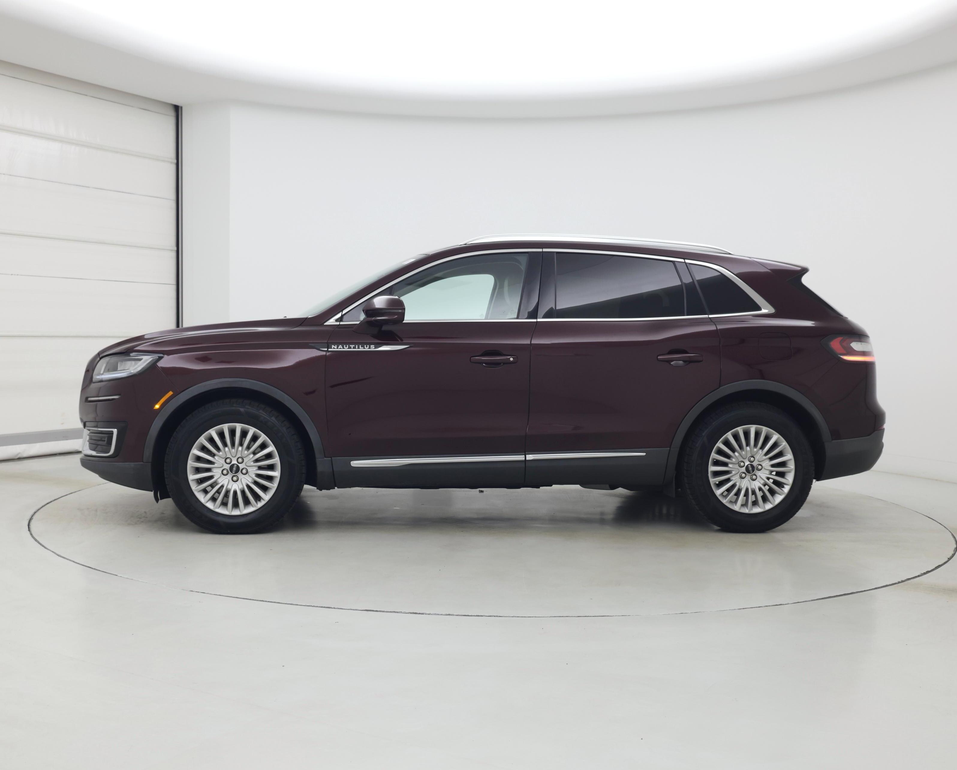 Thumbnail: 2020 Lincoln Nautilus - 3