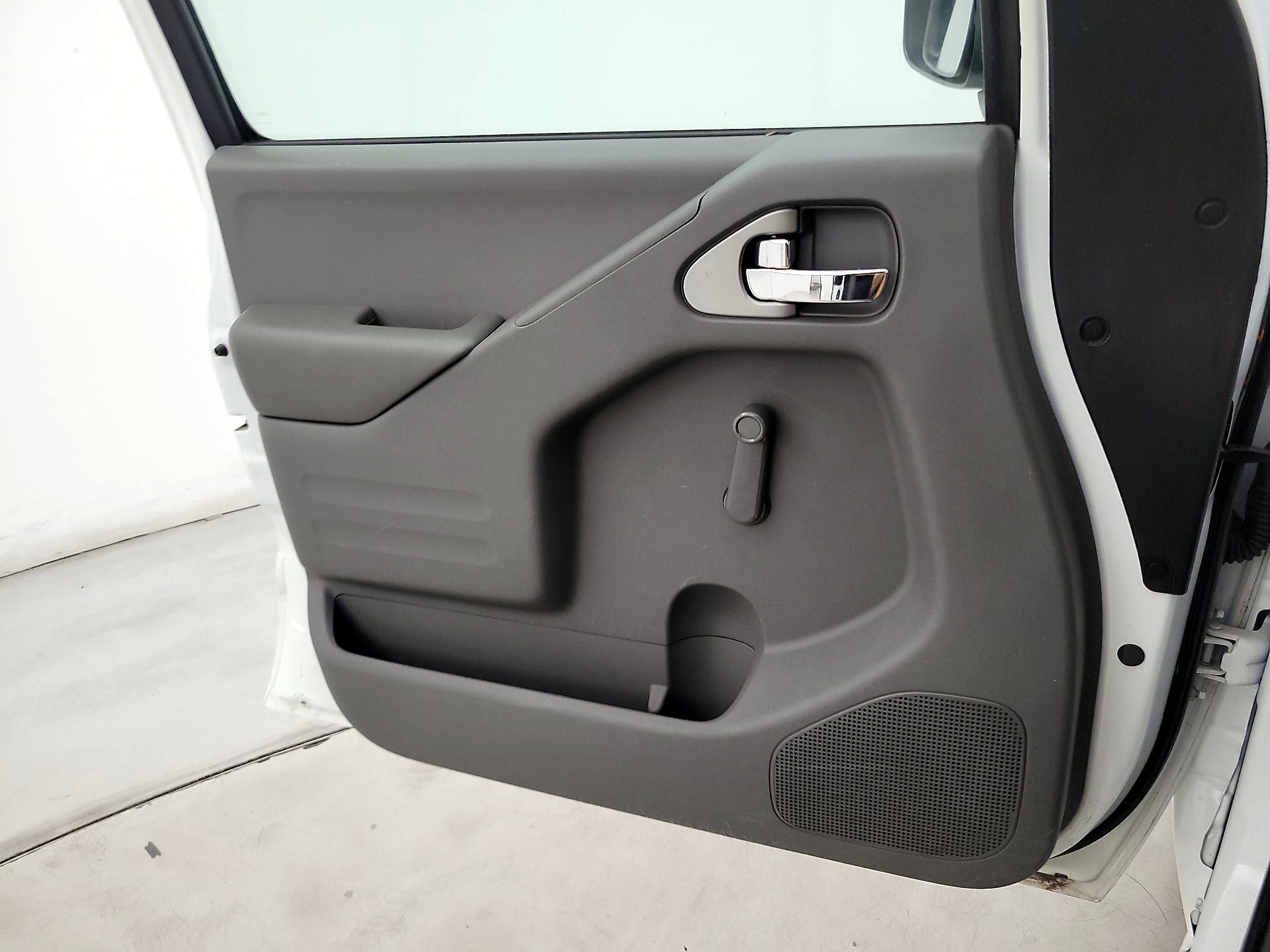 Thumbnail: 2015 Nissan Frontier - 12