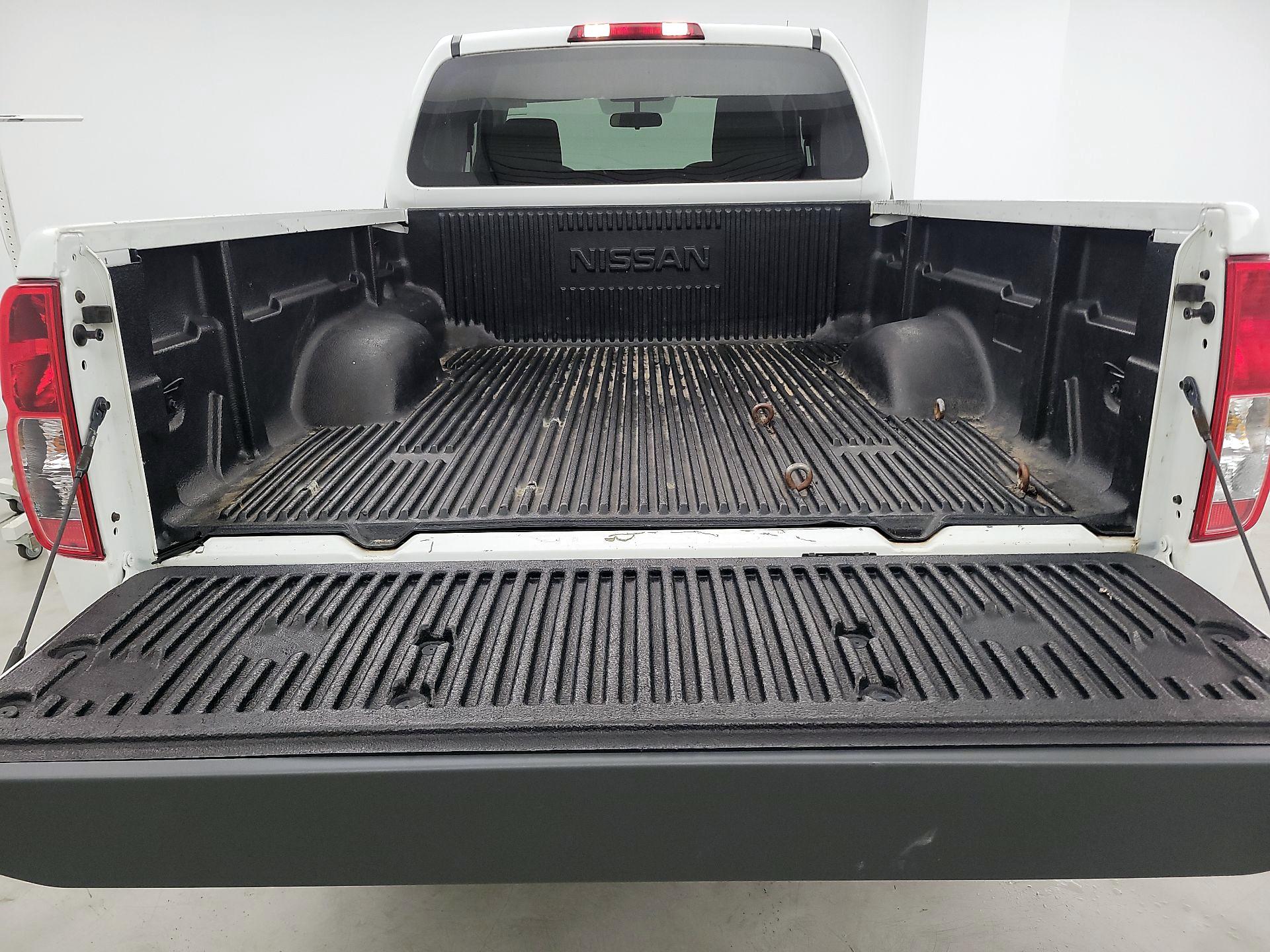 Thumbnail: 2015 Nissan Frontier - 18