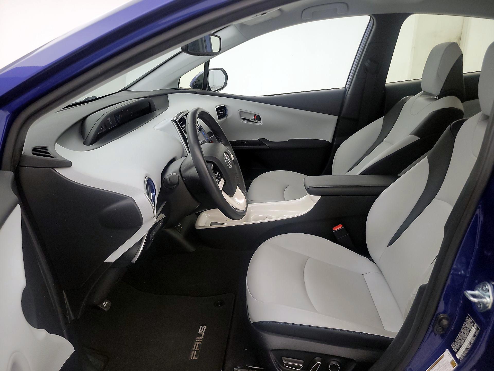 Thumbnail: 2016 Toyota Prius - 11