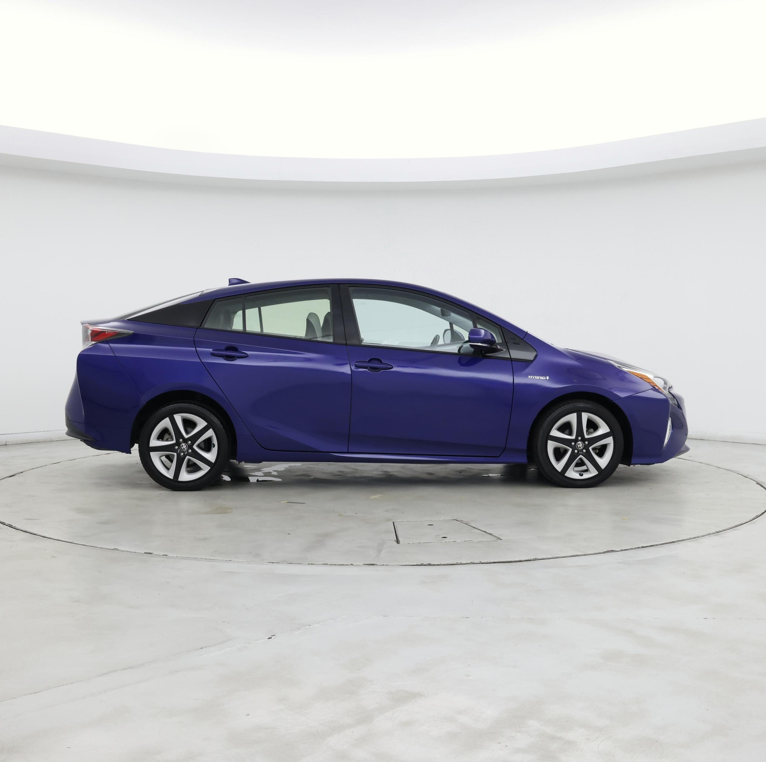 Thumbnail: 2016 Toyota Prius - 7