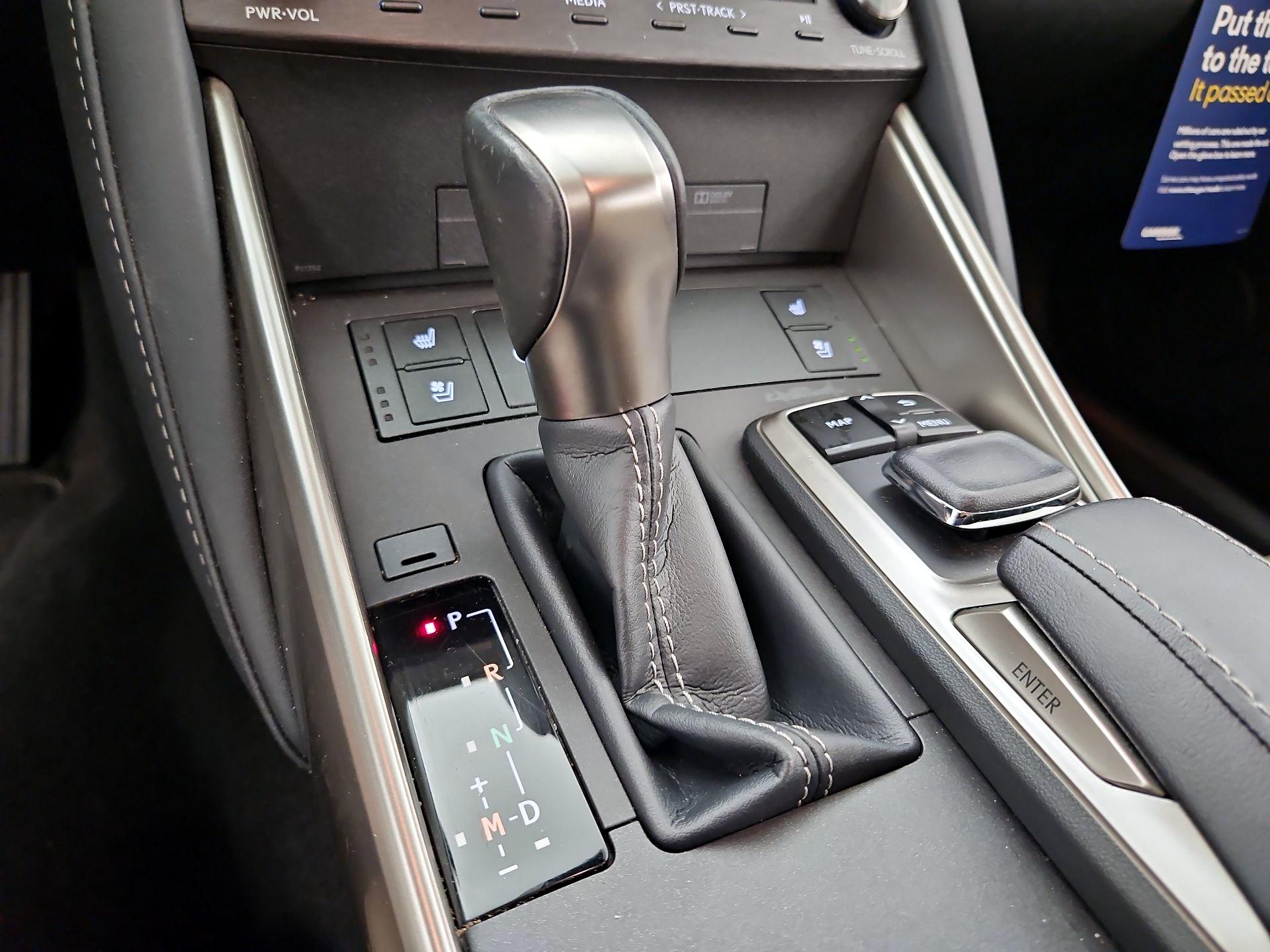 Thumbnail: 2019 Lexus IS - 18