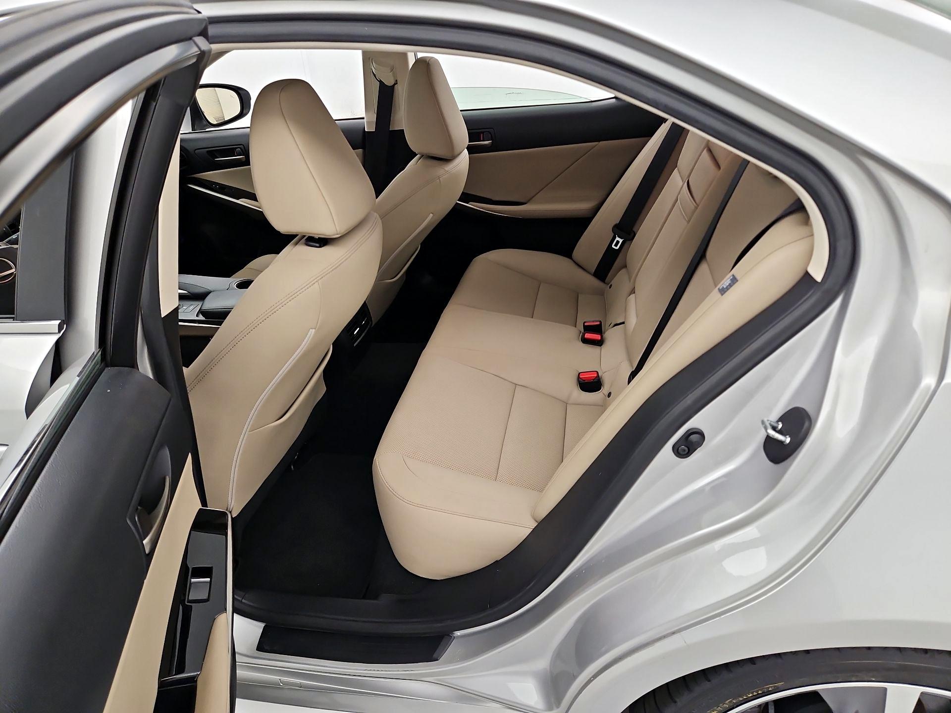 Thumbnail: 2019 Lexus IS - 20