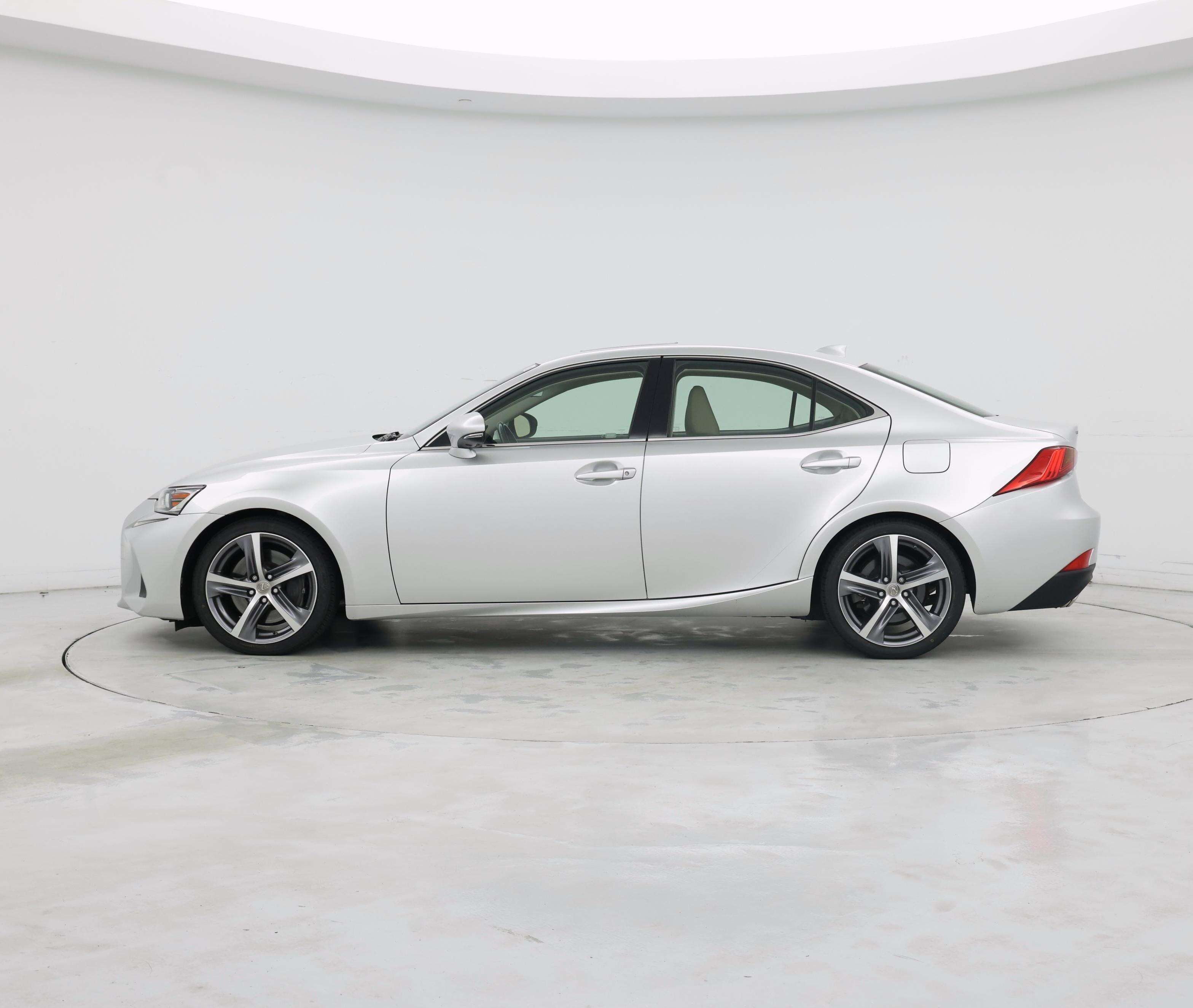 Thumbnail: 2019 Lexus IS - 3