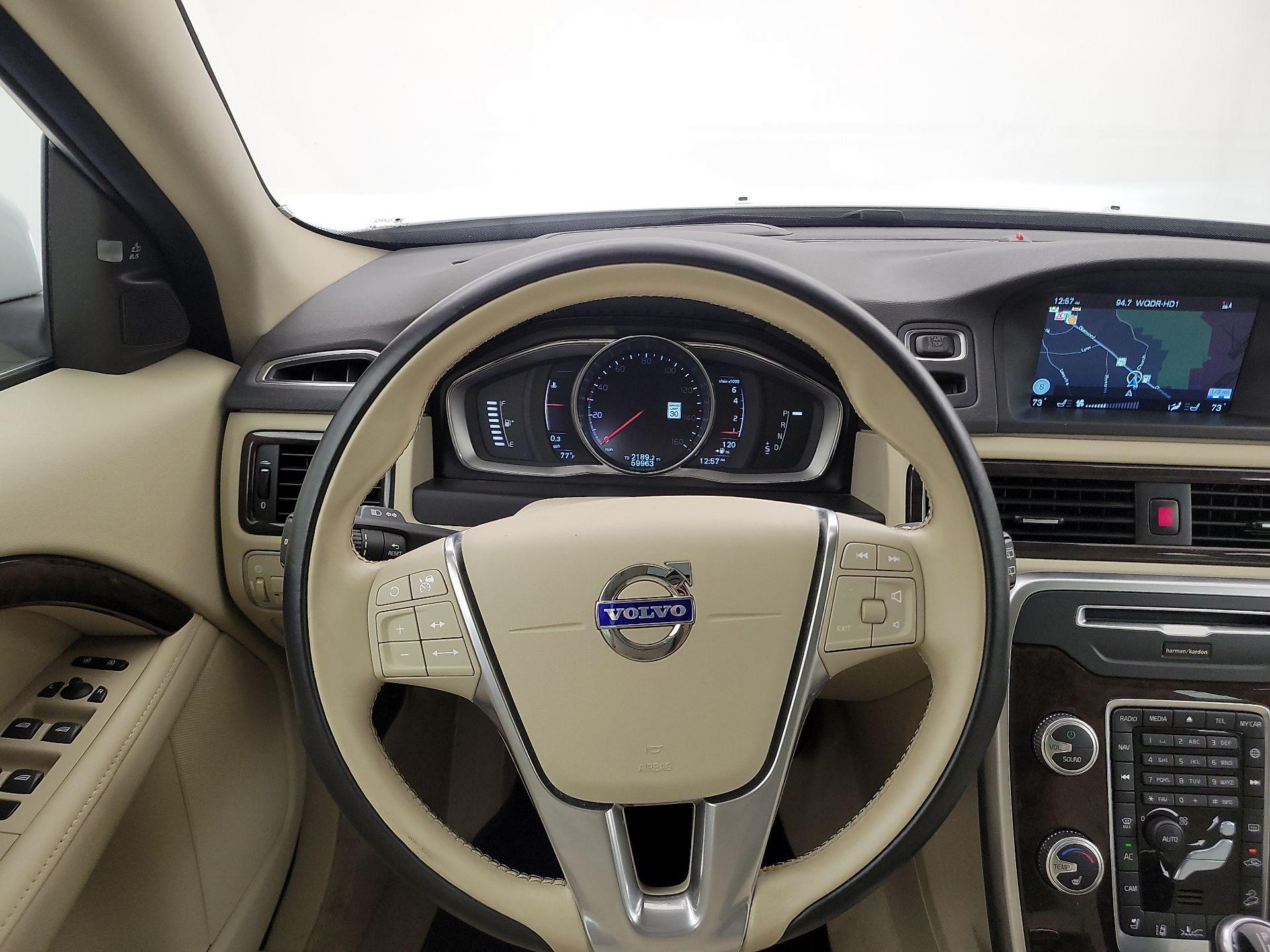 Thumbnail: 2015 Volvo XC70 - 10