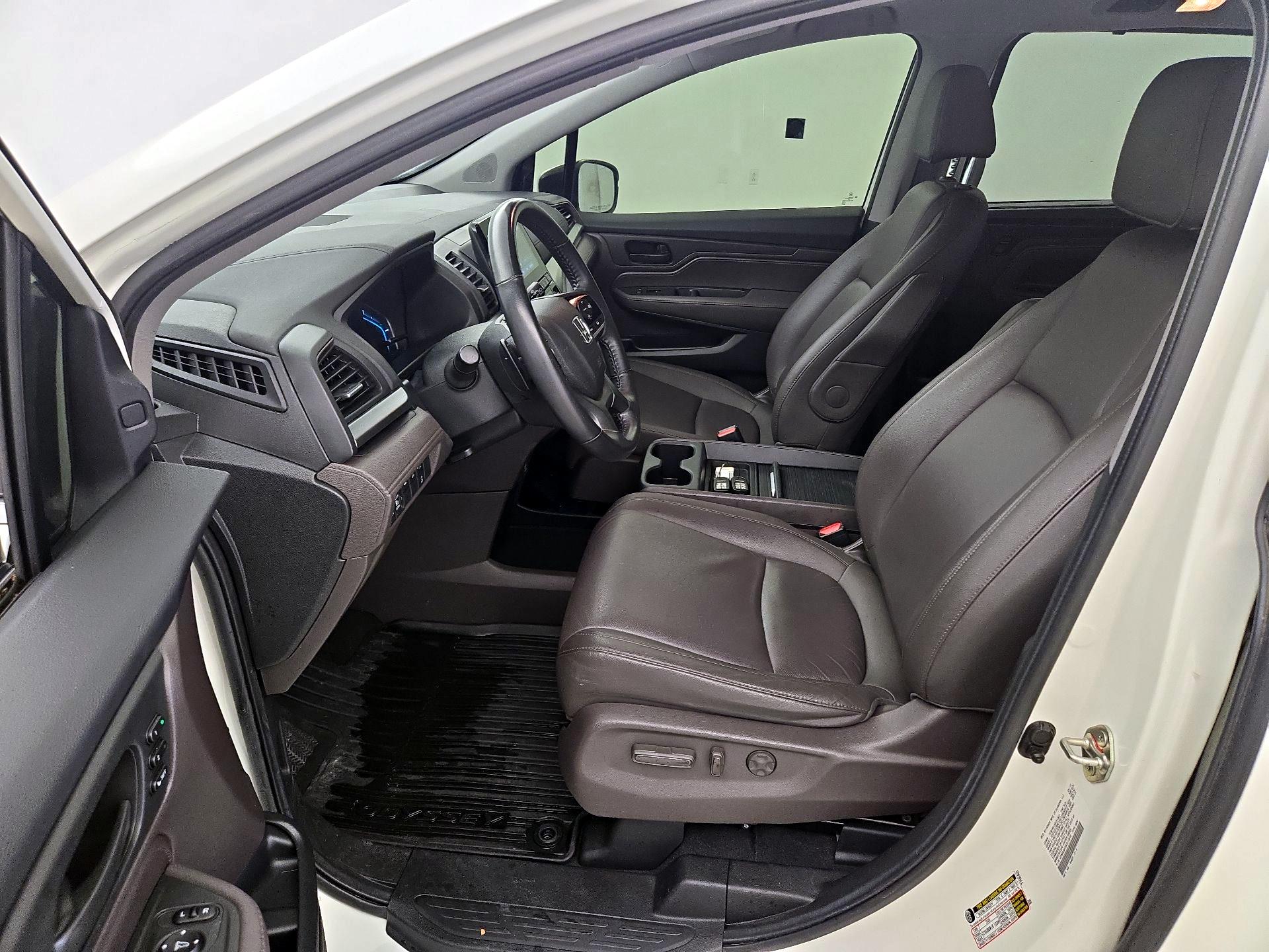 Thumbnail: 2019 Honda Odyssey - 11