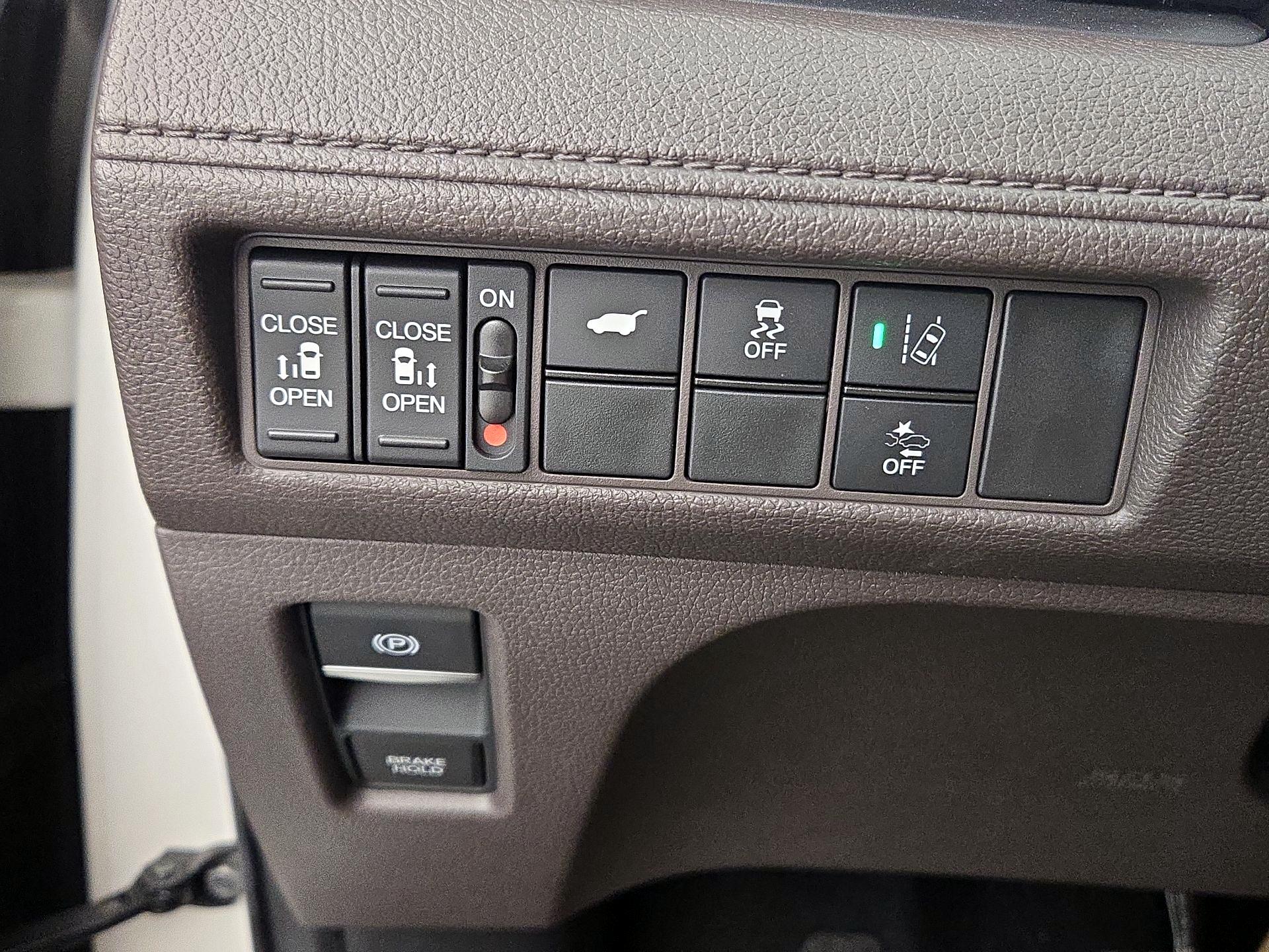 Thumbnail: 2019 Honda Odyssey - 13