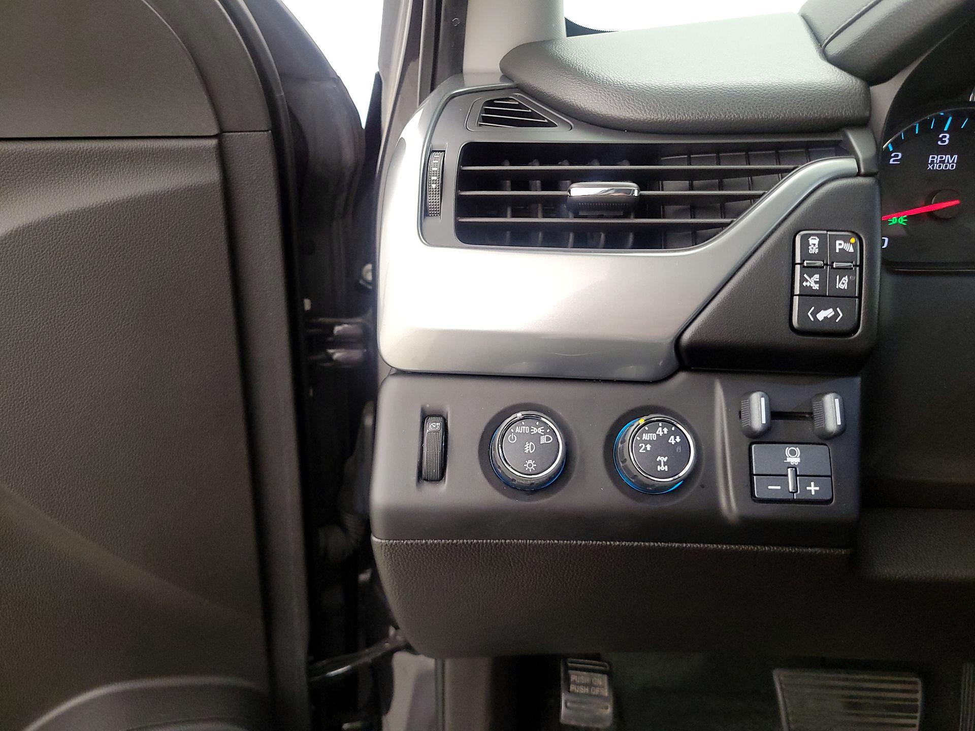 Thumbnail: 2015 Chevrolet Tahoe - 13
