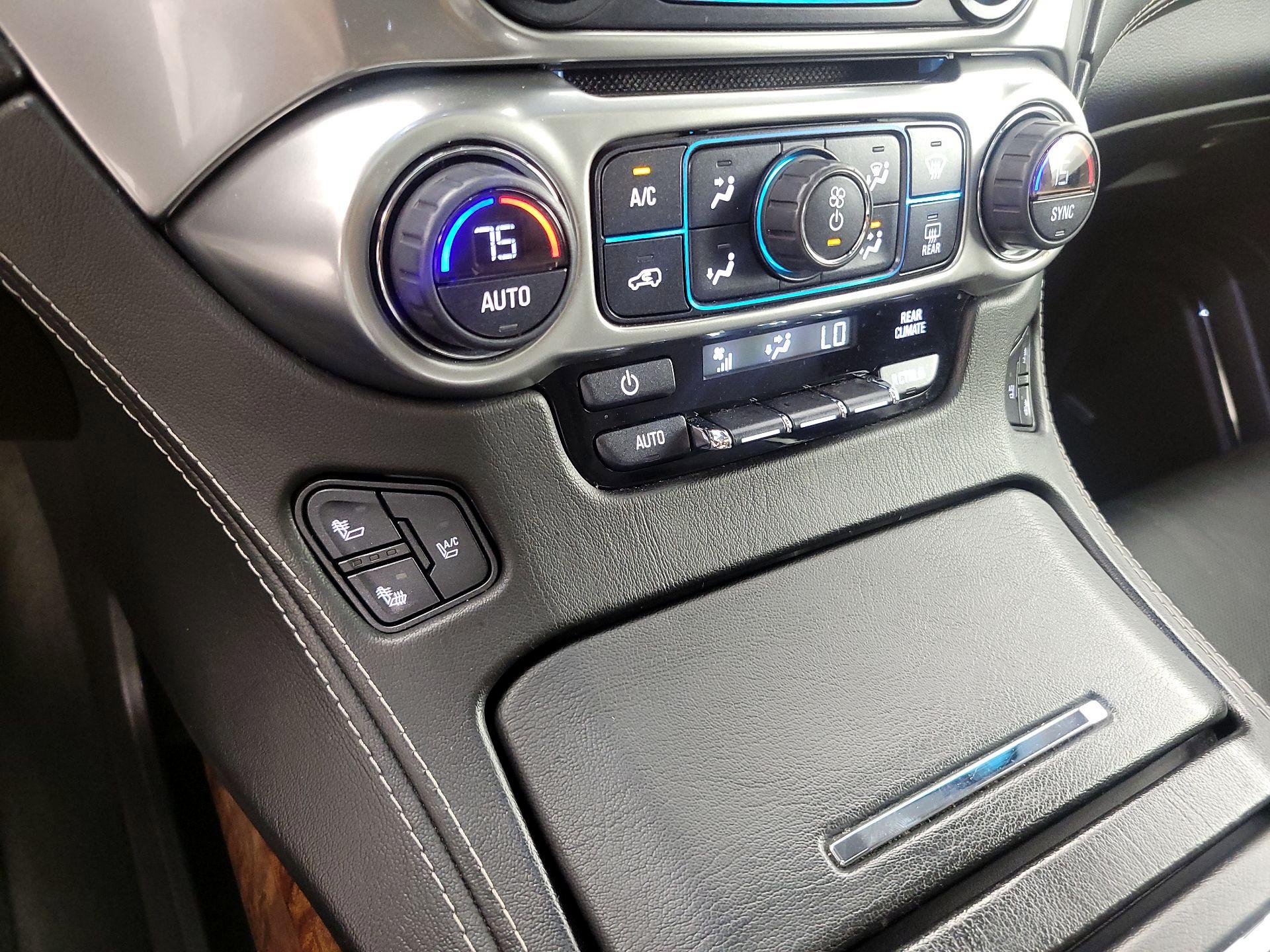 Thumbnail: 2015 Chevrolet Tahoe - 17