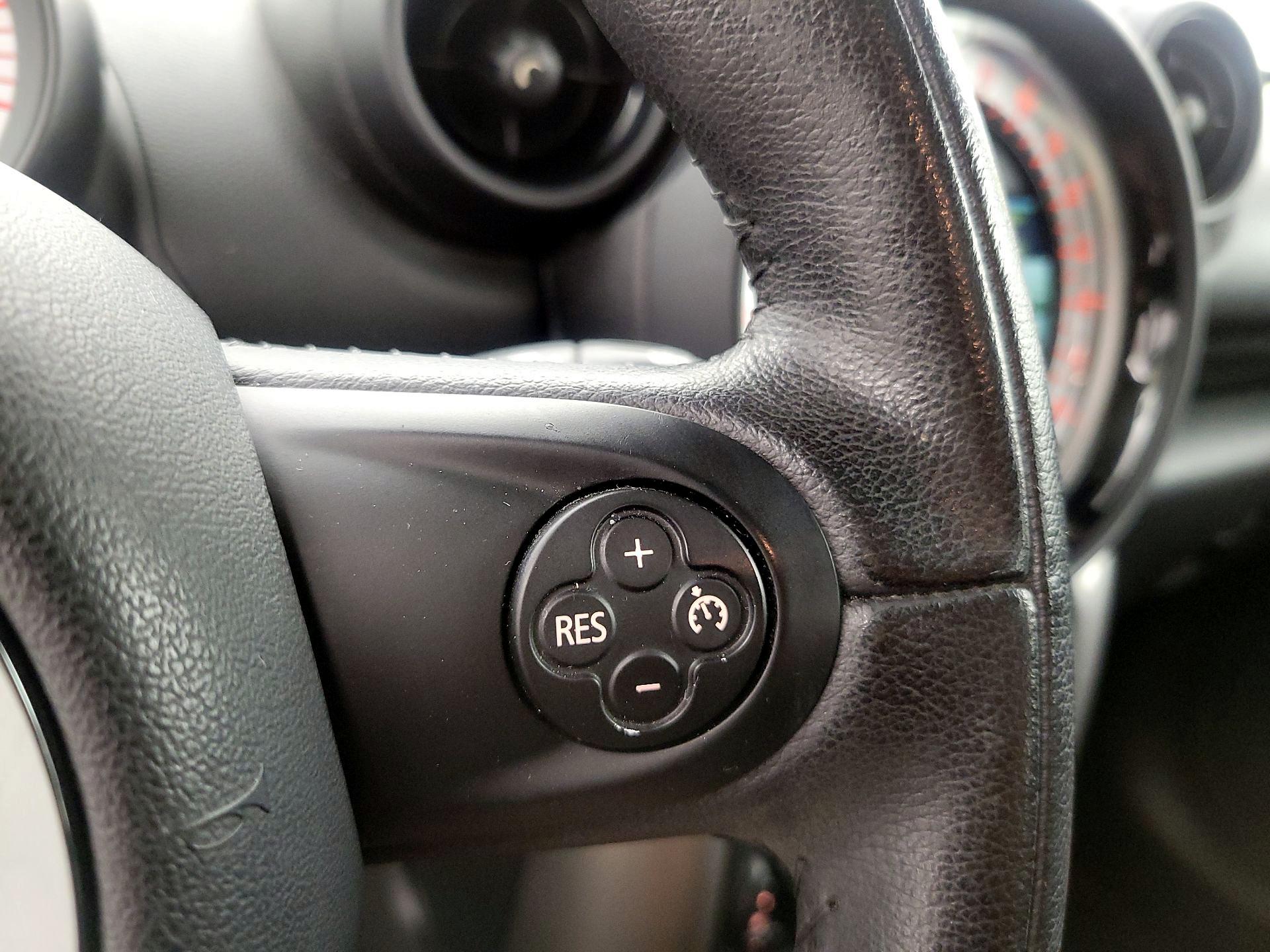 Thumbnail: 2014 MINI Cooper Countryman - 13