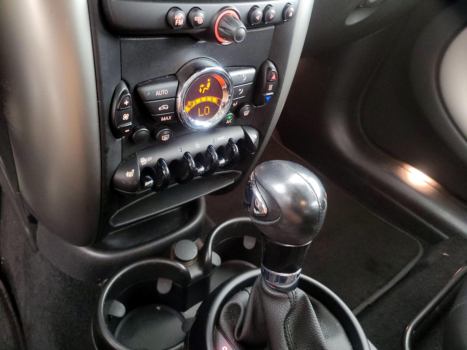 Thumbnail: 2014 MINI Cooper Countryman - 16