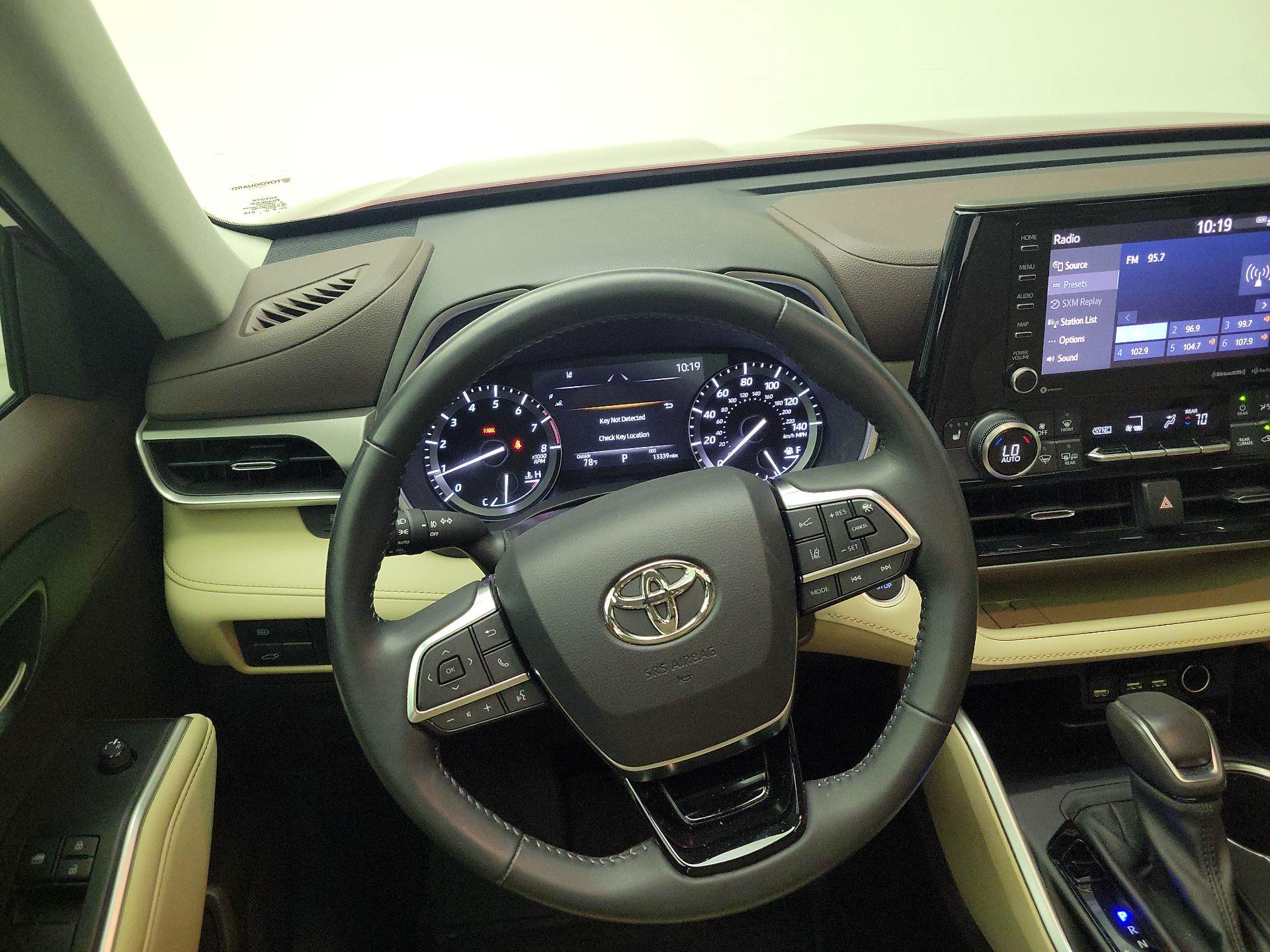 Thumbnail: 2021 Toyota Highlander - 10
