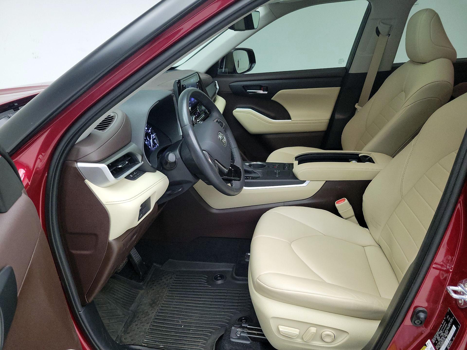 Thumbnail: 2021 Toyota Highlander - 11