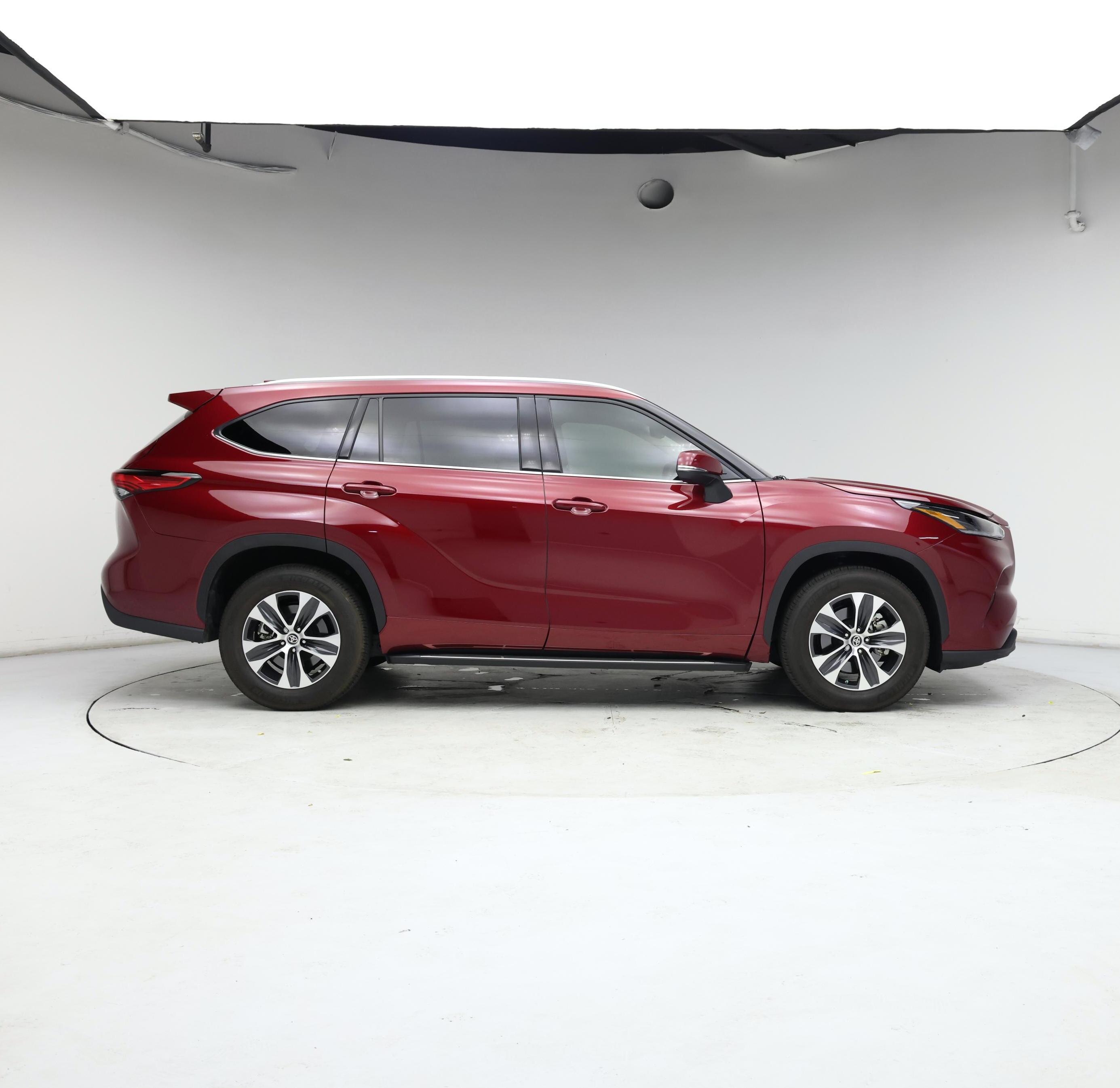 Thumbnail: 2021 Toyota Highlander - 7