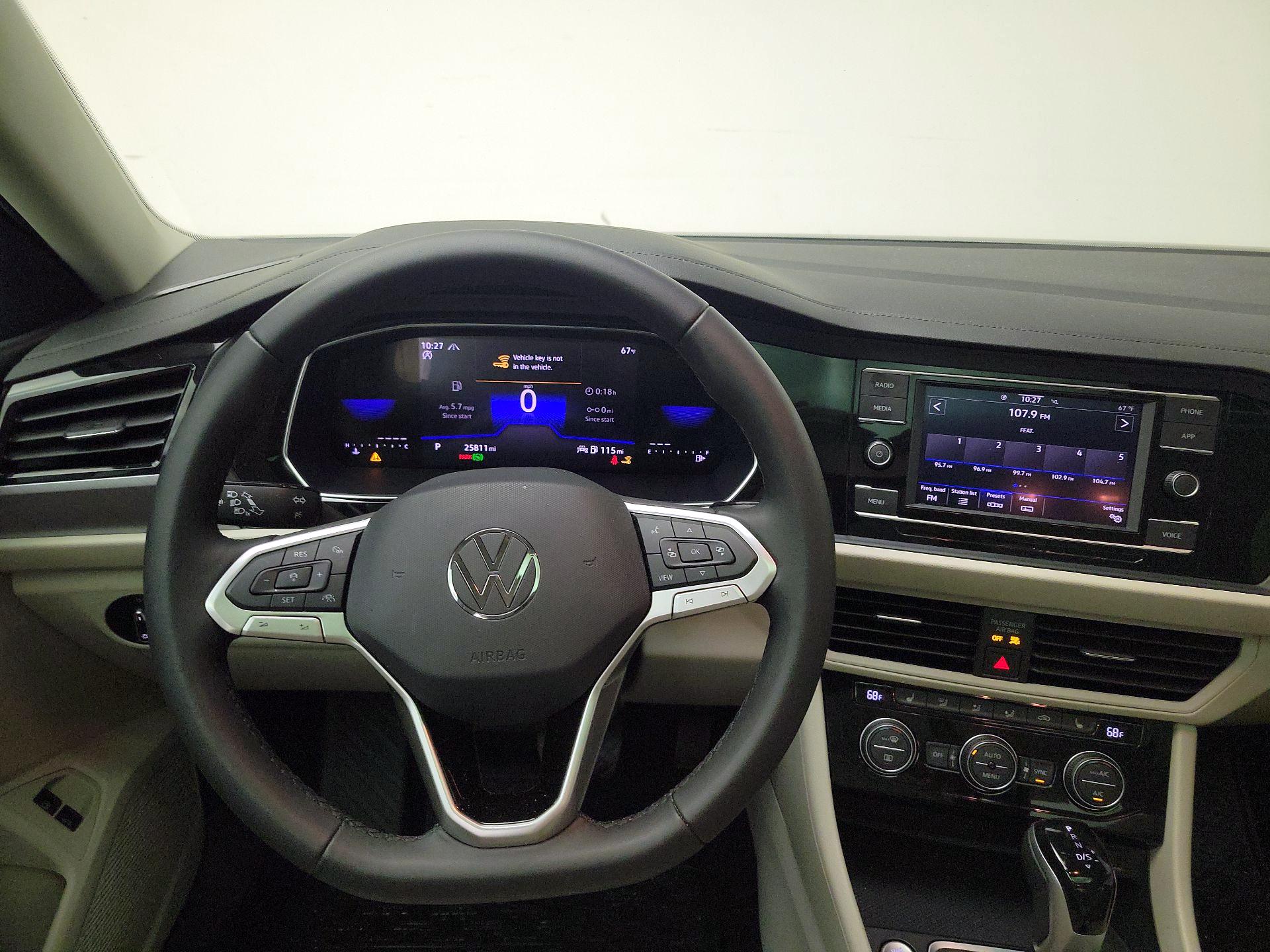 Thumbnail: 2024 Volkswagen Jetta - 10